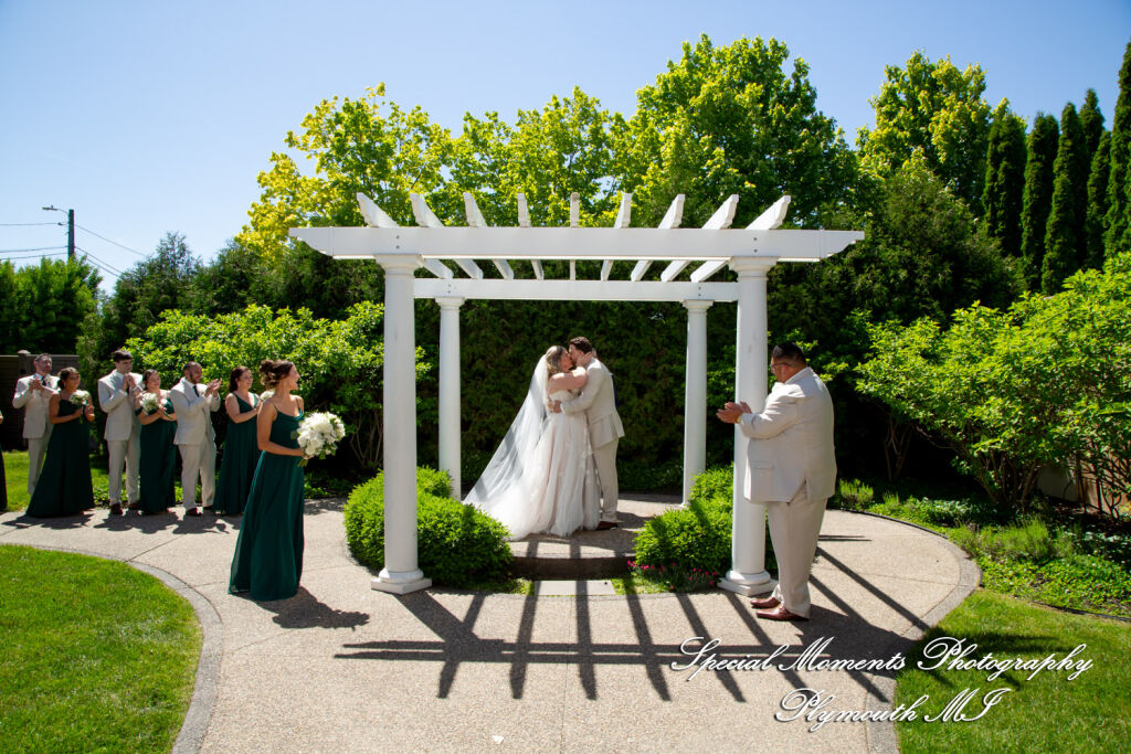 Kristine & Robert at The Bentley Banquet Conference Center Wyandotte MI wedding photography
