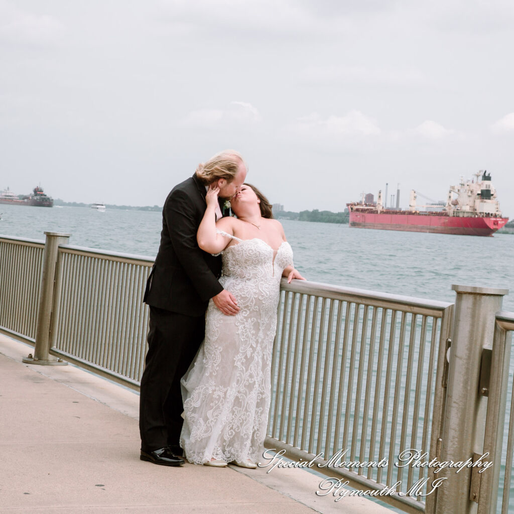 Lindsay & Justin at Roostertail Detroit MI wedding photography