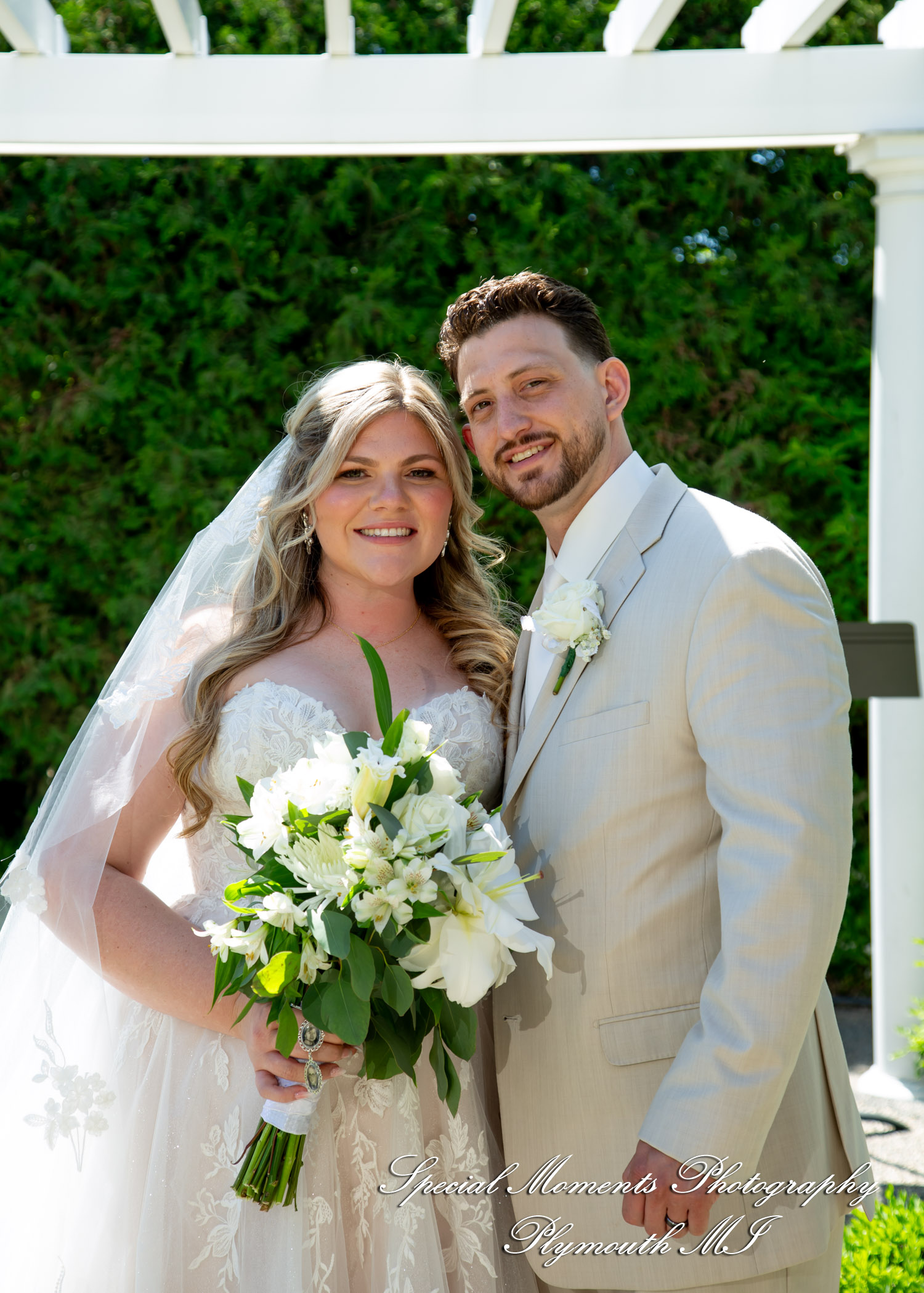 Kristine & Robert at The Bentley Banquet Conference Center Wyandotte MI wedding photography