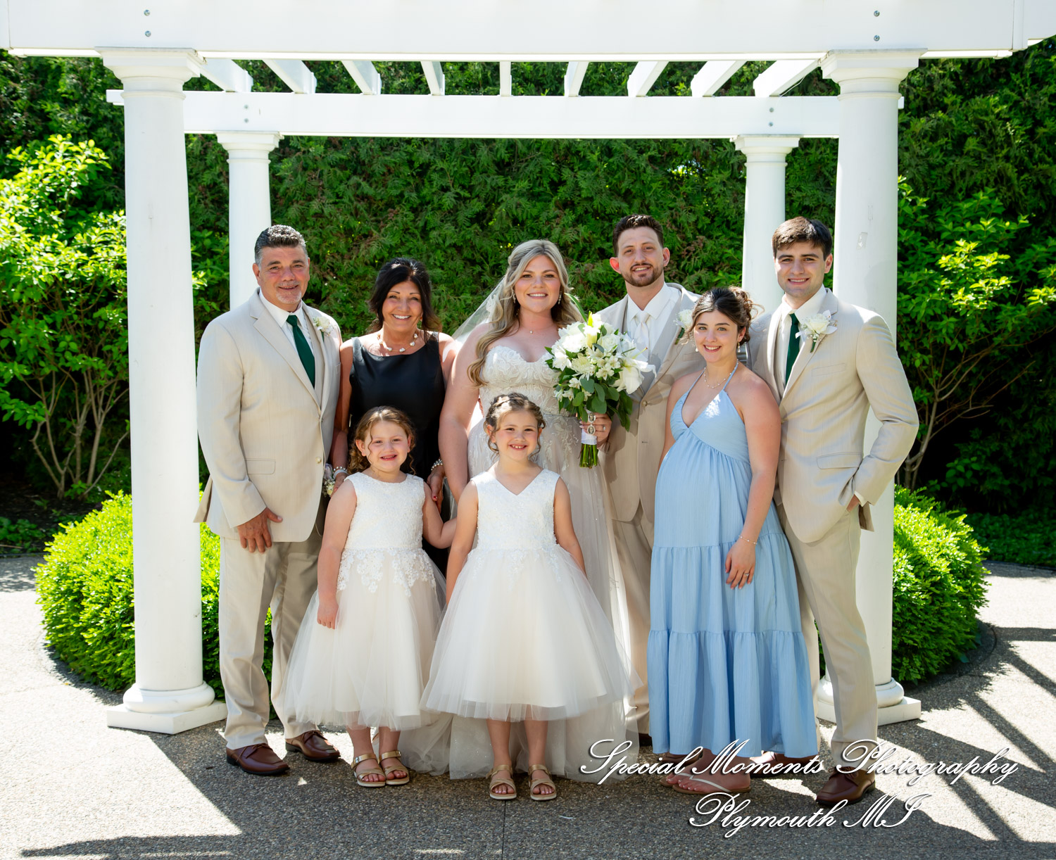 Kristine & Robert at The Bentley Banquet Conference Center Wyandotte MI wedding photography