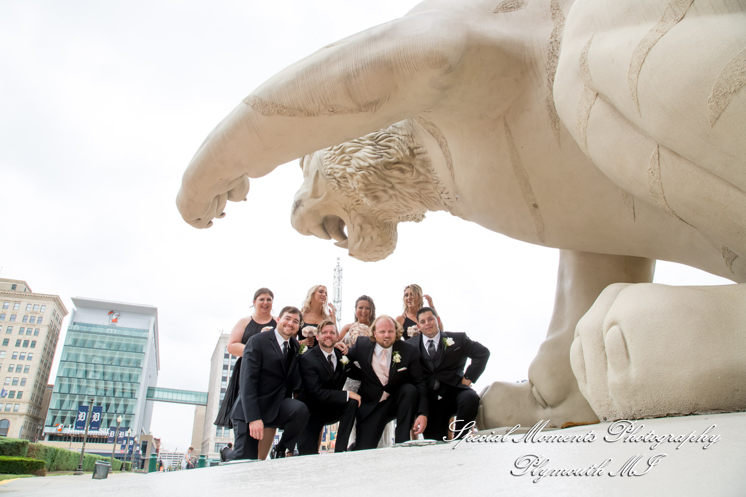 Lindsay & Justin at Roostertail Detroit MI wedding photography