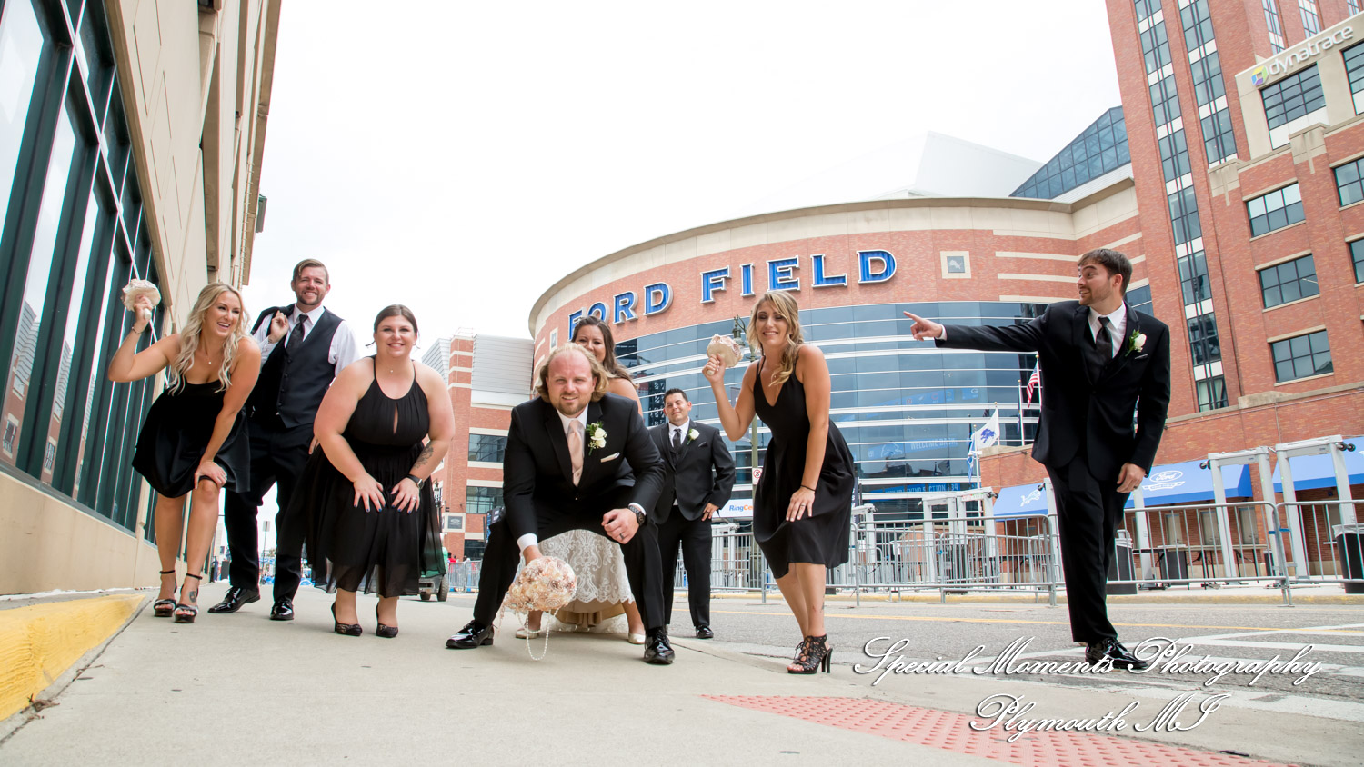 Lindsay & Justin at Roostertail Detroit MI wedding photography