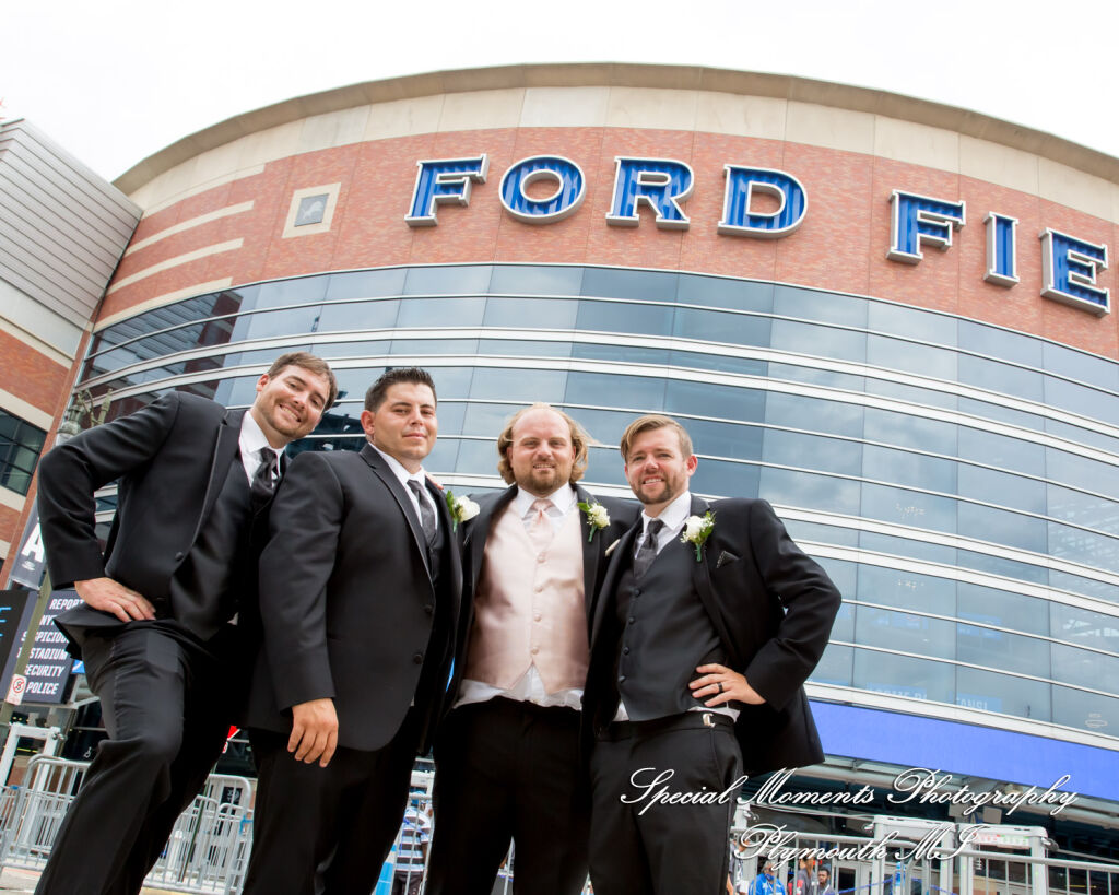Lindsay & Justin at Roostertail Detroit MI wedding photography