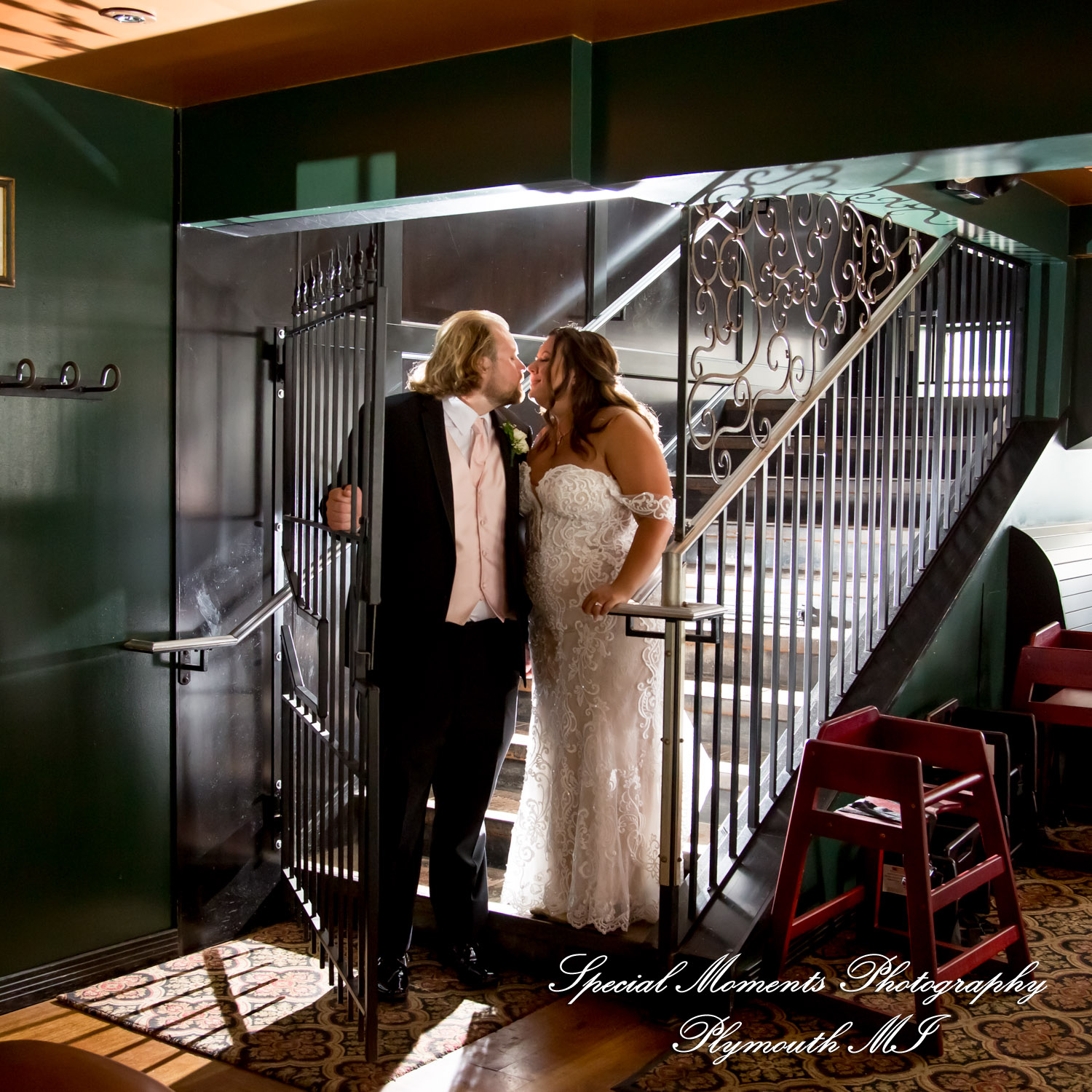 Lindsay & Justin at Roostertail Detroit MI wedding photography