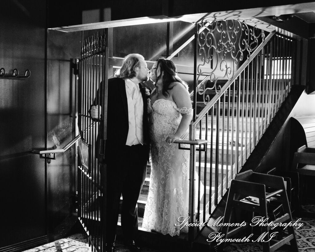 Lindsay & Justin at Roostertail Detroit MI wedding photography