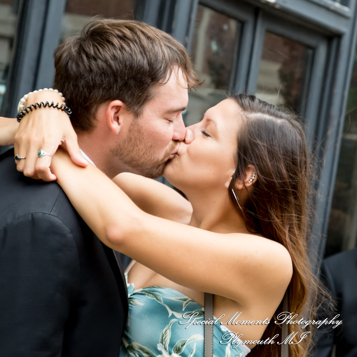 Lindsay & Justin at Roostertail Detroit MI wedding photography
