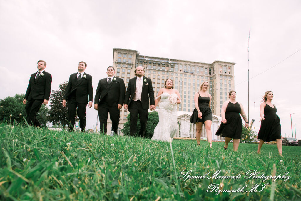 Lindsay & Justin at Roostertail Detroit MI wedding photography