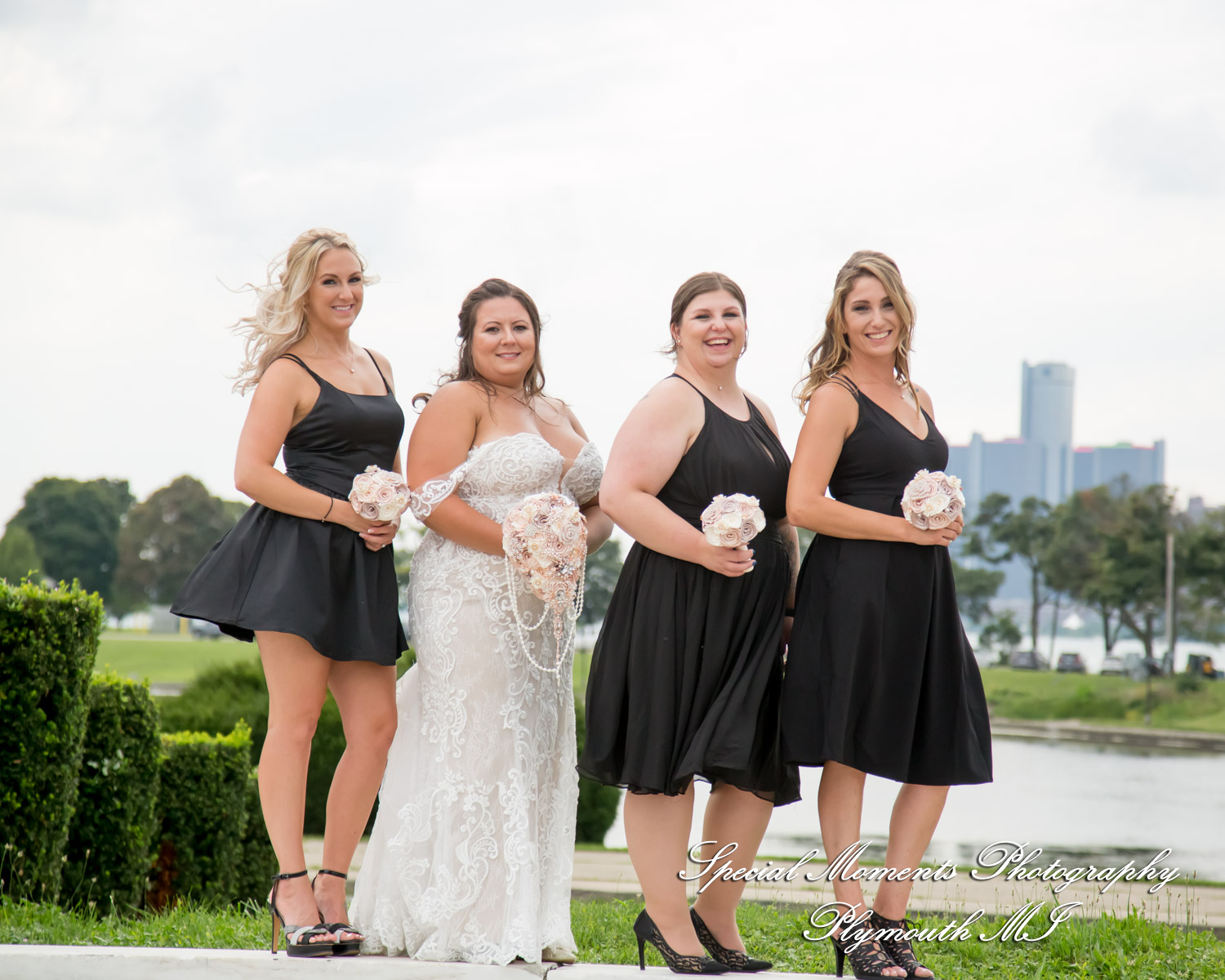 Lindsay & Justin at Roostertail Detroit MI wedding photography