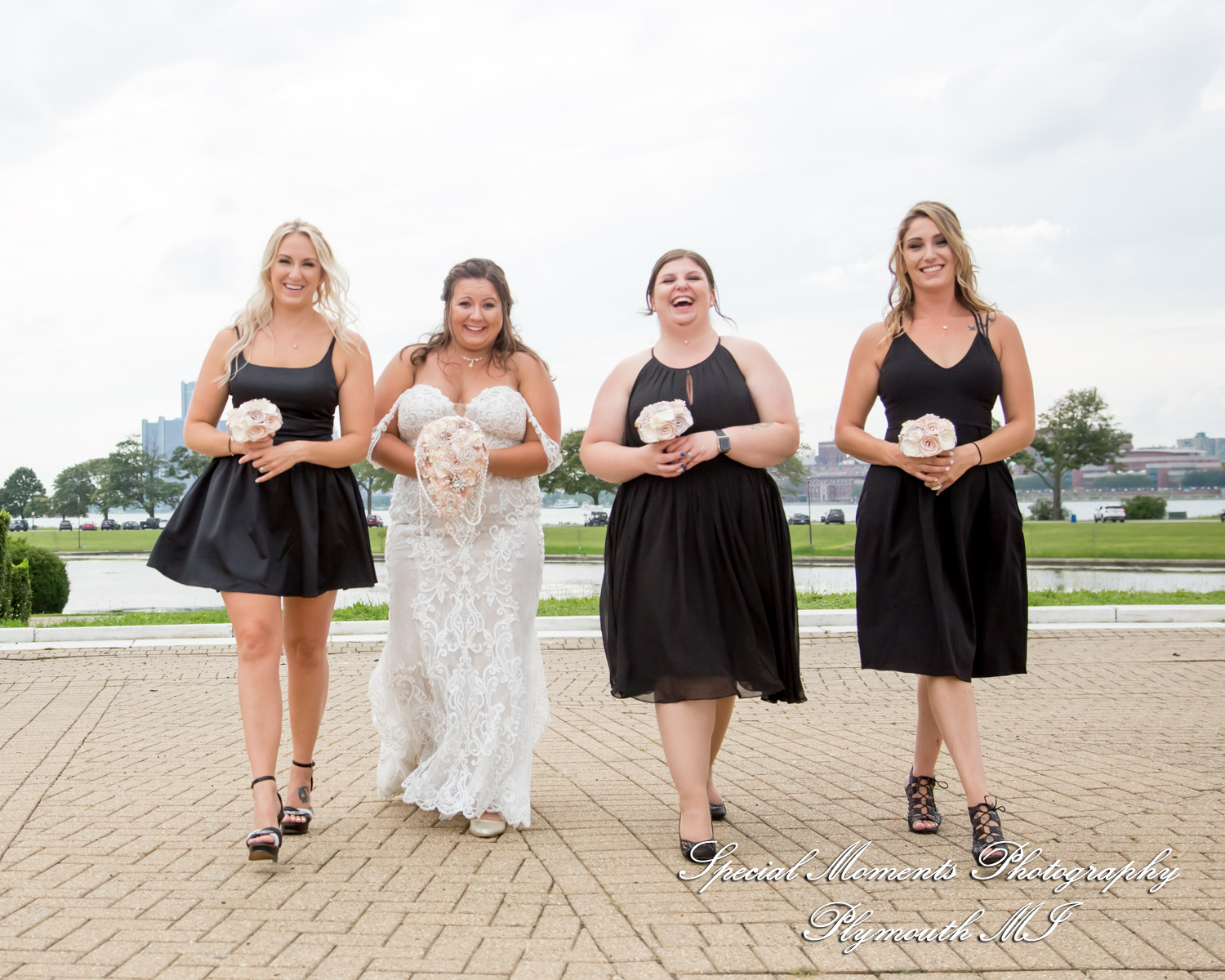 Lindsay & Justin at Roostertail Detroit MI wedding photography