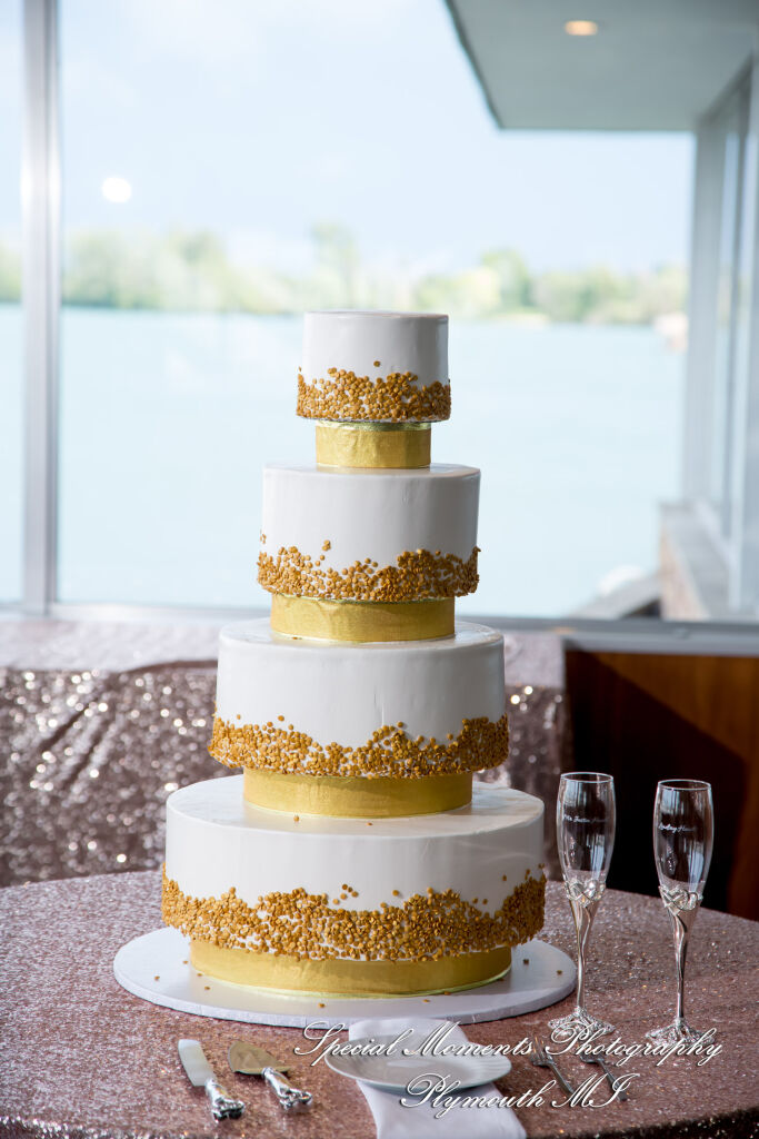 Lindsay & Justin at Roostertail Detroit MI wedding photography