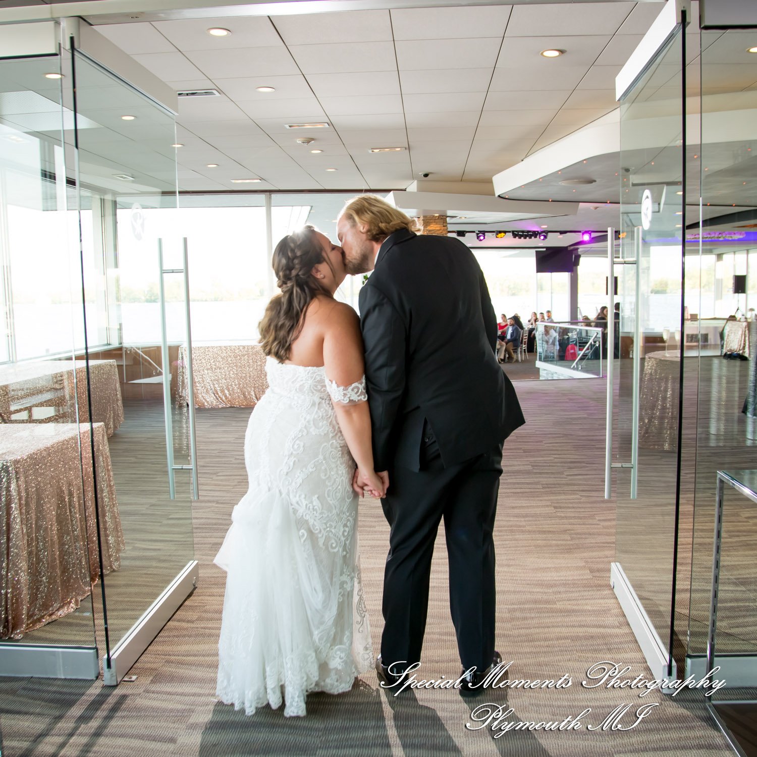 Lindsay & Justin at Roostertail Detroit MI wedding photography