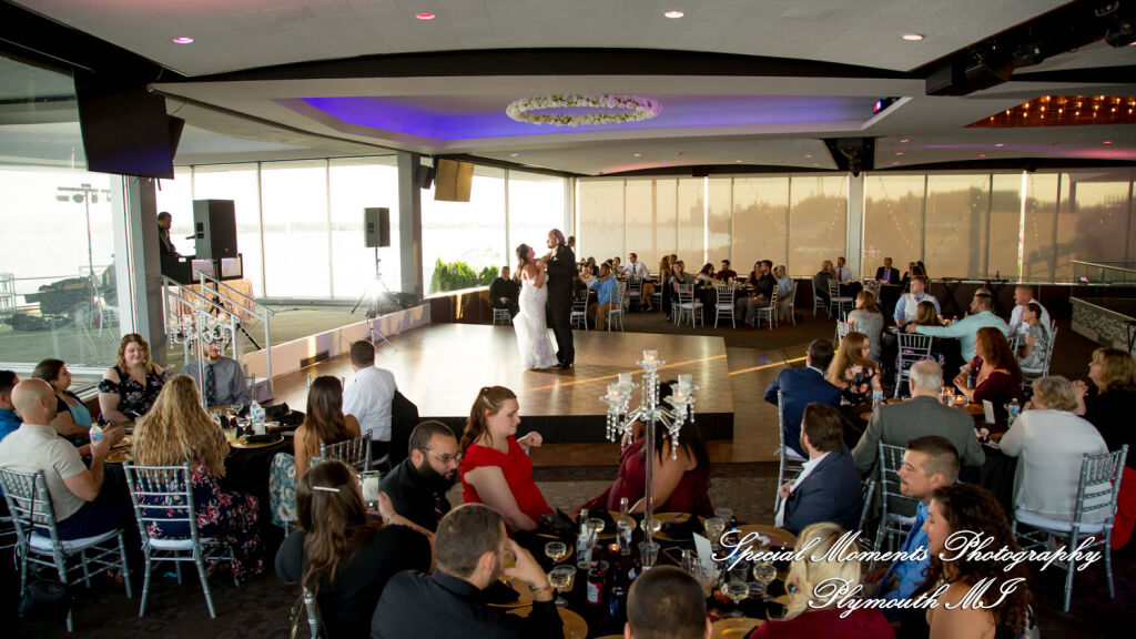 Lindsay & Justin at Roostertail Detroit MI wedding photography