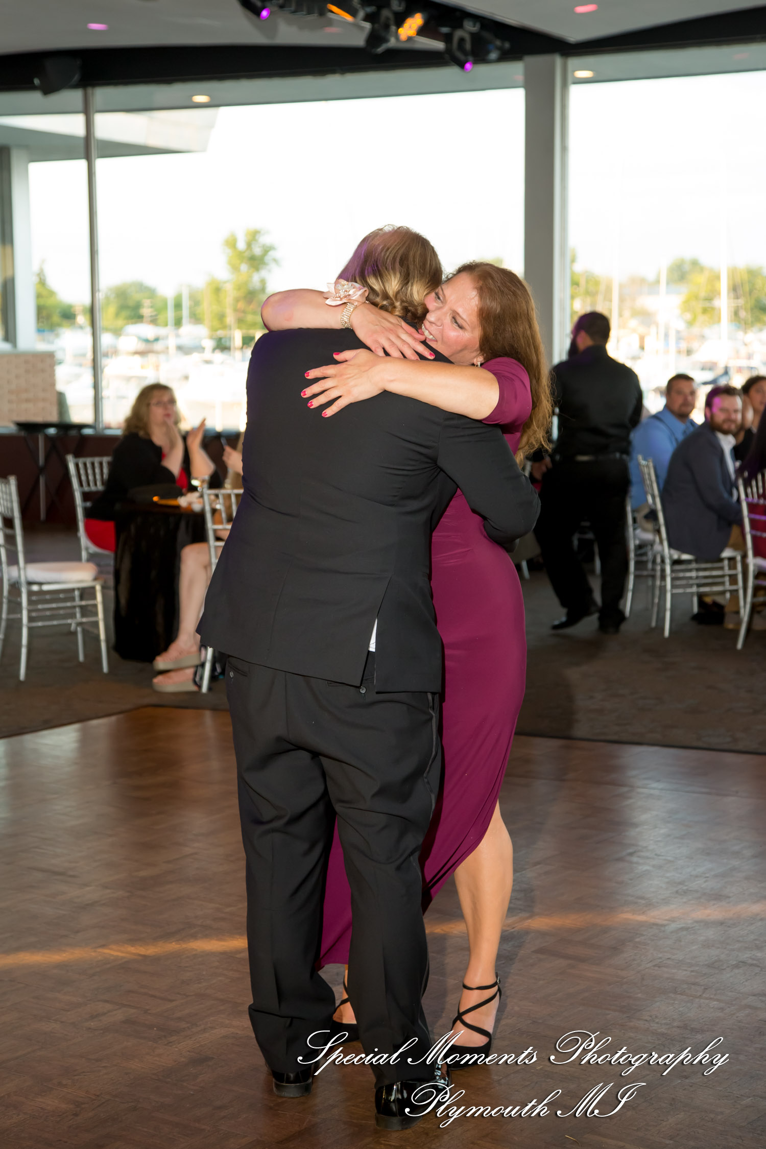 Lindsay & Justin at Roostertail Detroit MI wedding photography