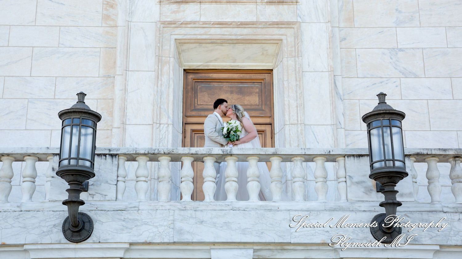 Kristine & Robert at The DIA Detroit MII wedding photography