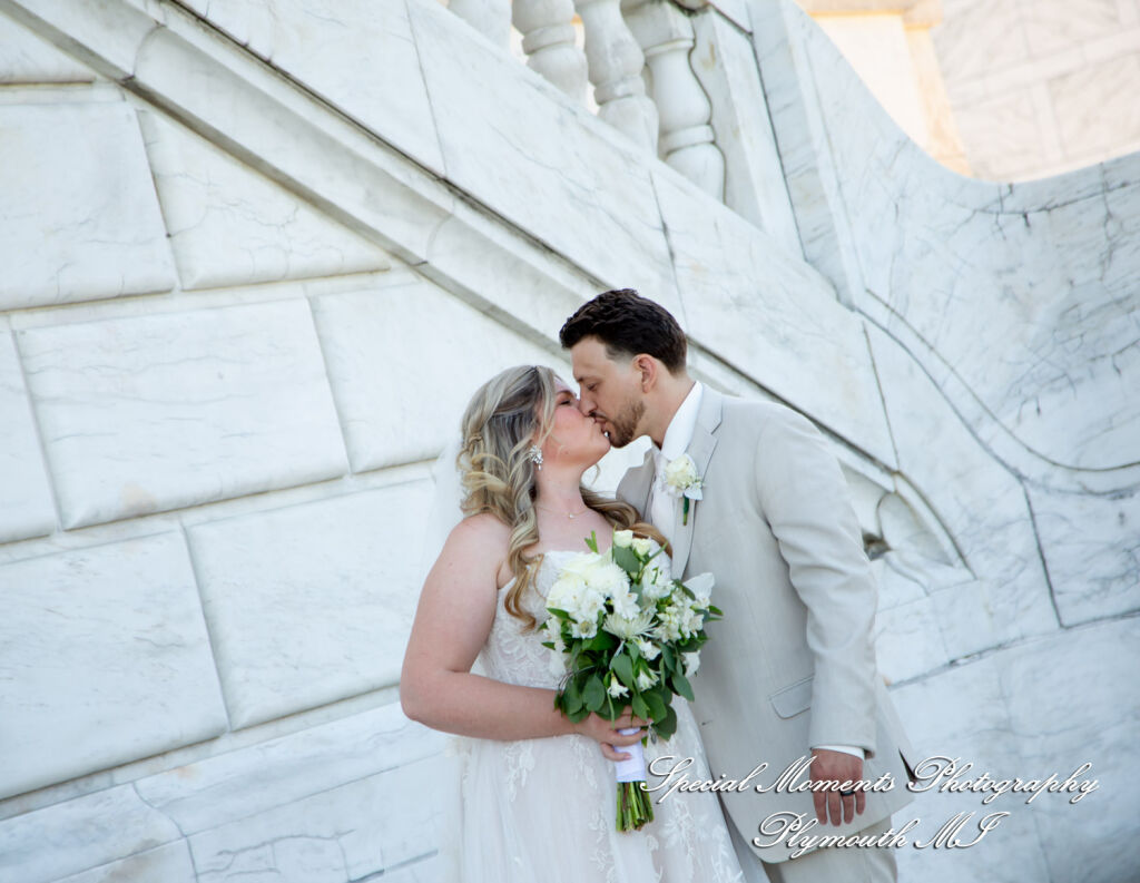Kristine & Robert at The DIA Detroit MII wedding photography