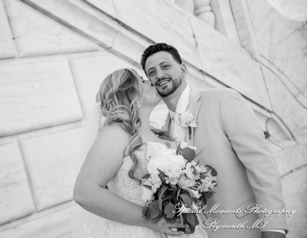 Kristine & Robert at The DIA Detroit MII wedding photography