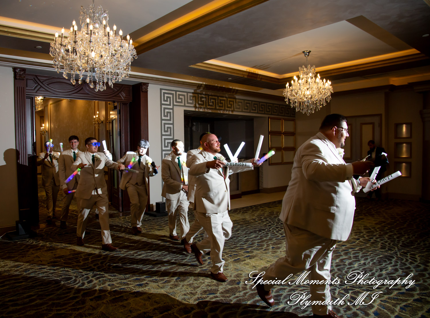 Kristine & Robert at The Bentley Banquet Conference Center Wyandotte MI wedding photography