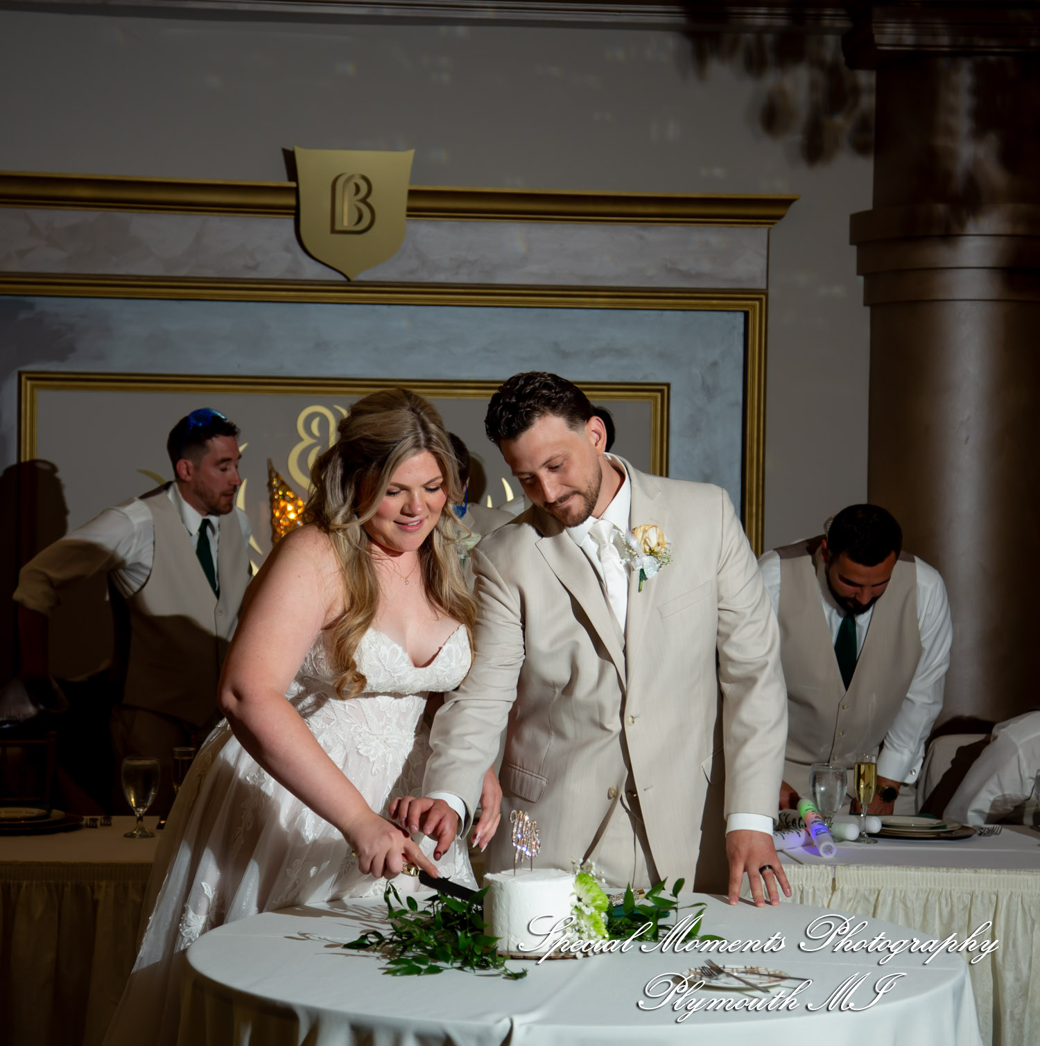 Kristine & Robert at The Bentley Banquet Conference Center Wyandotte MI wedding photography