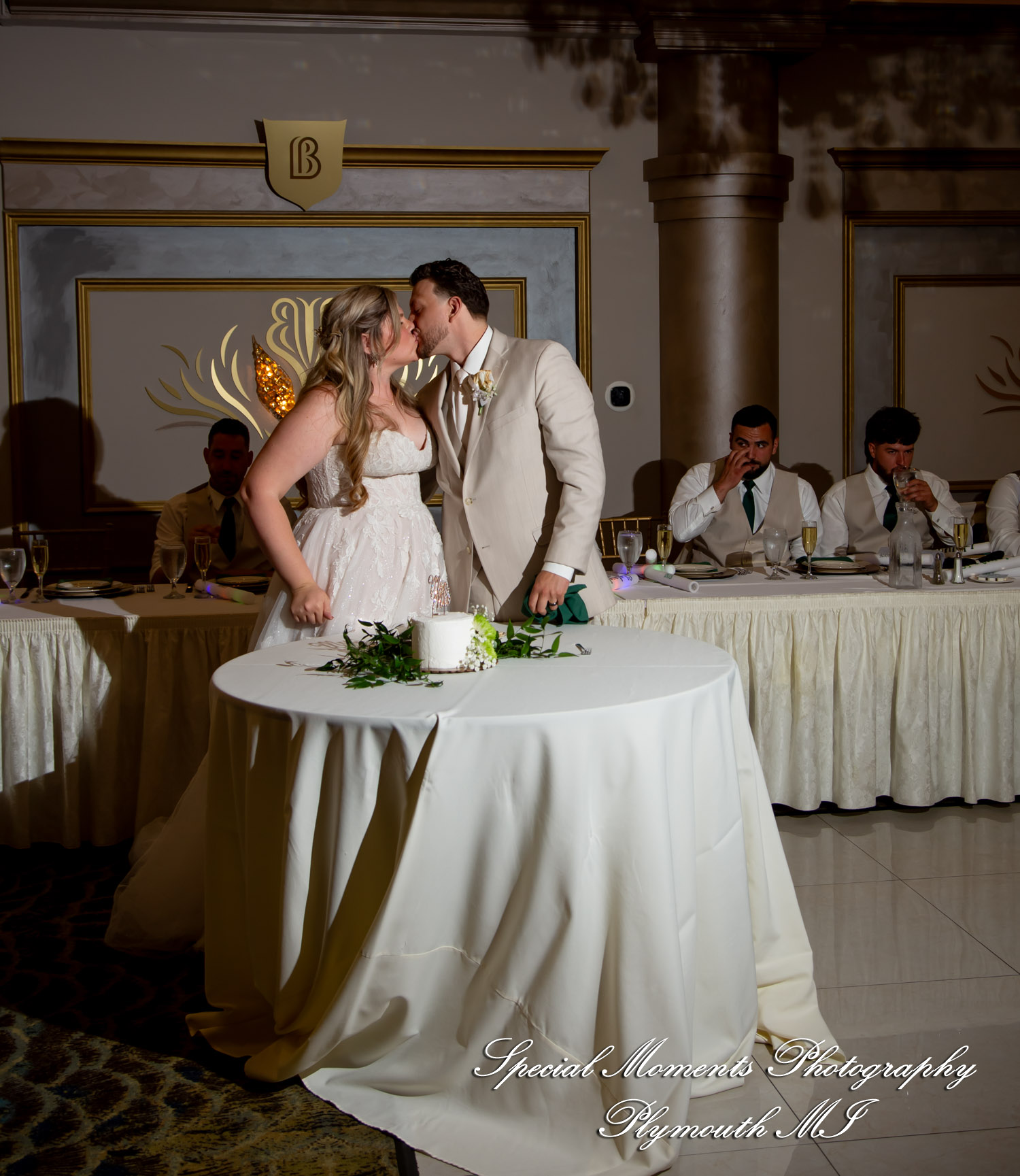 Kristine & Robert at The Bentley Banquet Conference Center Wyandotte MI wedding photography