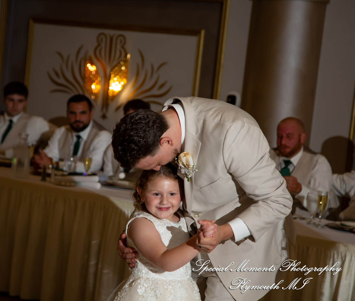Kristine & Robert at The Bentley Banquet Conference Center Wyandotte MI wedding photography