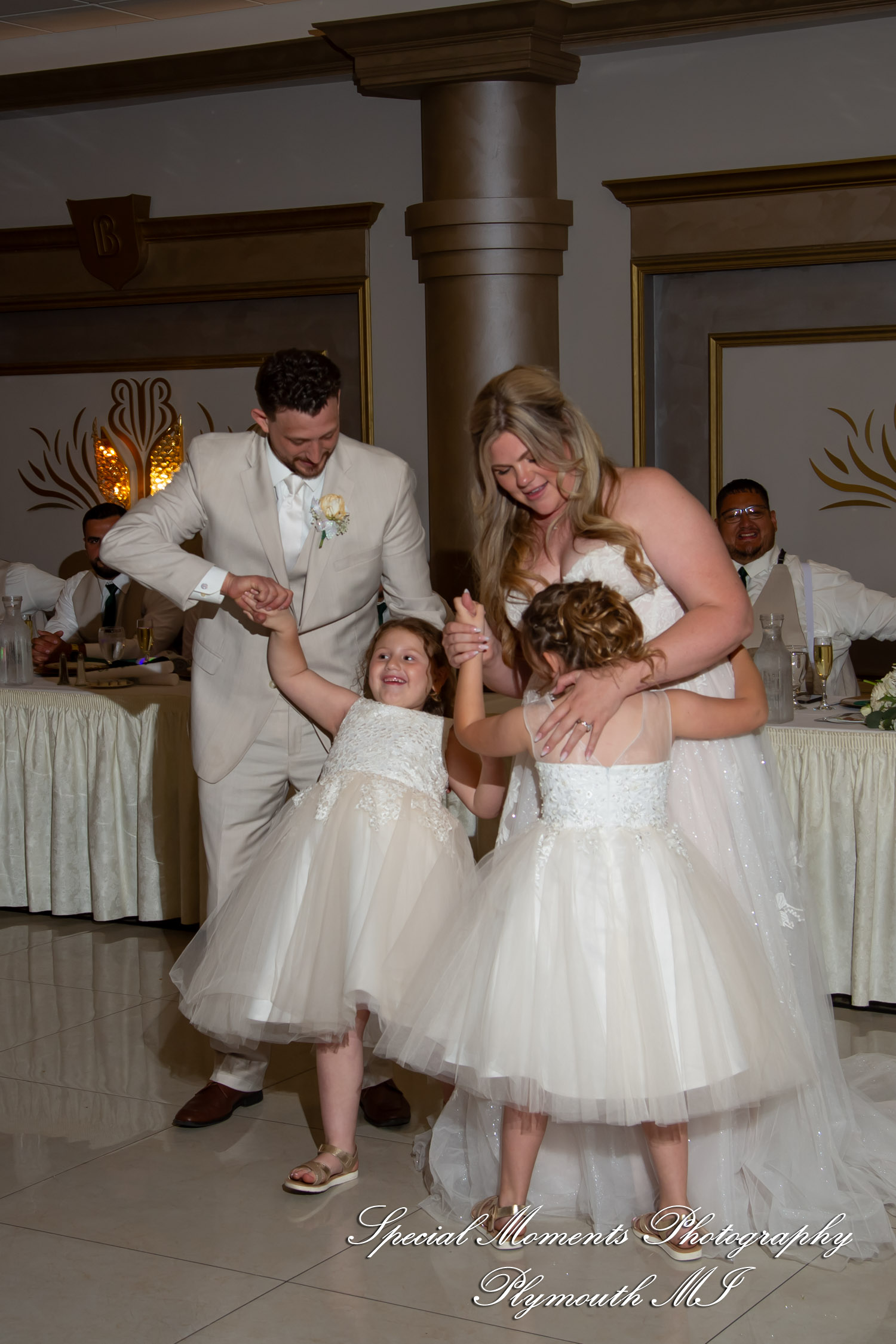 Kristine & Robert at The Bentley Banquet Conference Center Wyandotte MI wedding photography