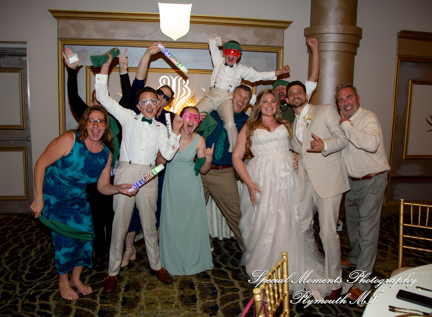 Kristine & Robert at The Bentley Banquet Conference Center Wyandotte MI wedding photography