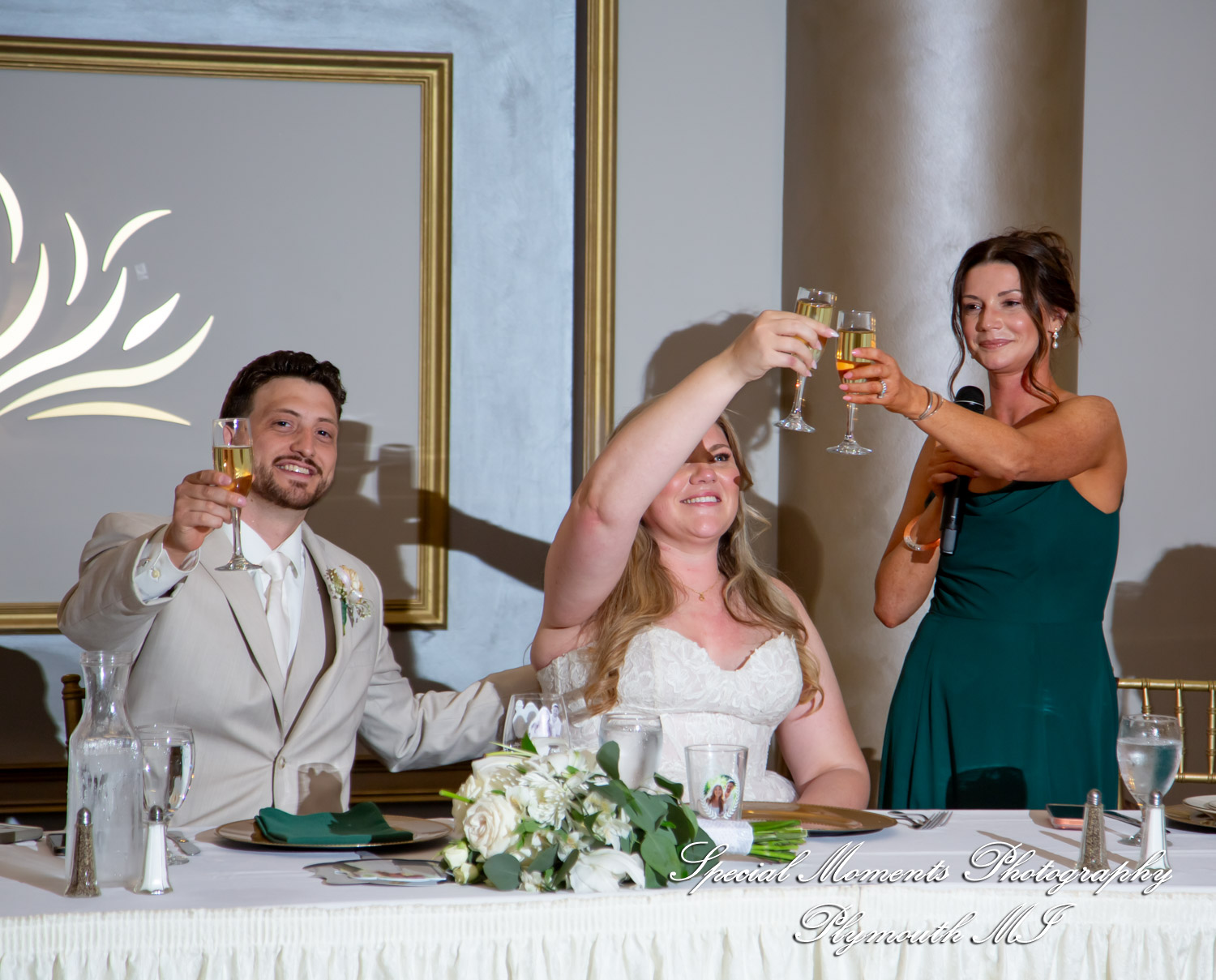 Kristine & Robert at The Bentley Banquet Conference Center Wyandotte MI wedding photography