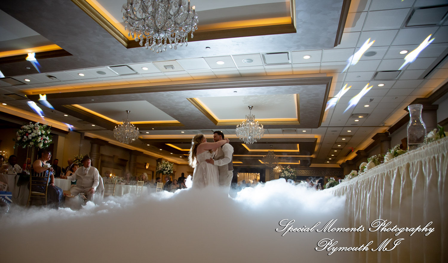 Kristine & Robert at The Bentley Banquet Conference Center Wyandotte MI wedding photography