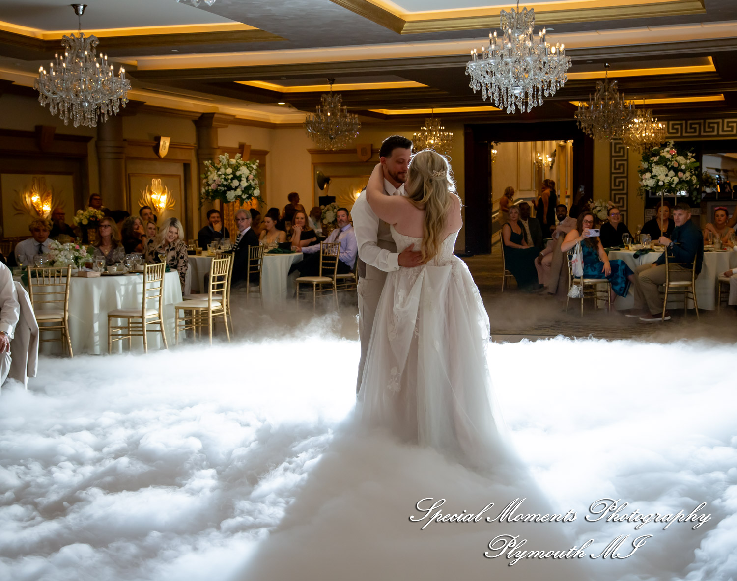Kristine & Robert at The Bentley Banquet Conference Center Wyandotte MI wedding photography