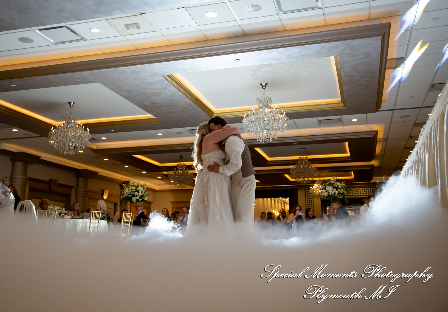Kristine & Robert at The Bentley Banquet Conference Center Wyandotte MI wedding photography