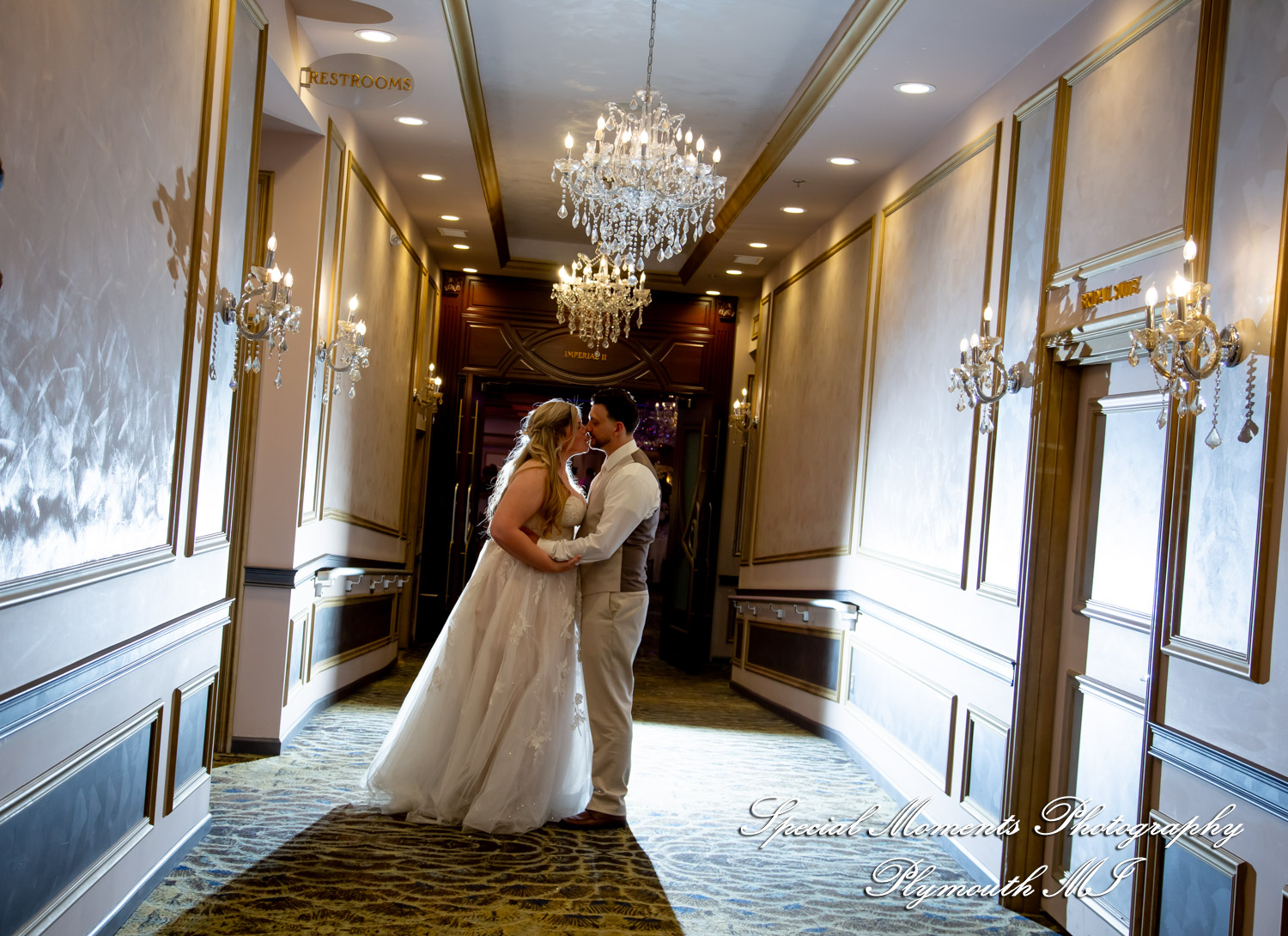 Kristine & Robert at The Bentley Banquet Conference Center Wyandotte MI wedding photography