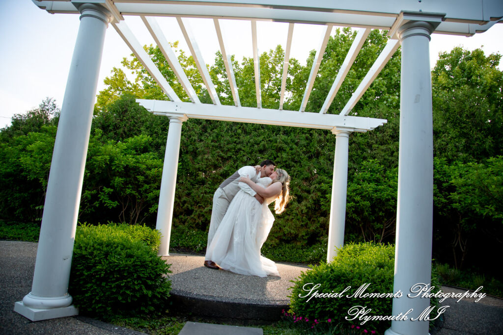 Kristine & Robert at The Bentley Banquet Conference Center Wyandotte MI wedding photography