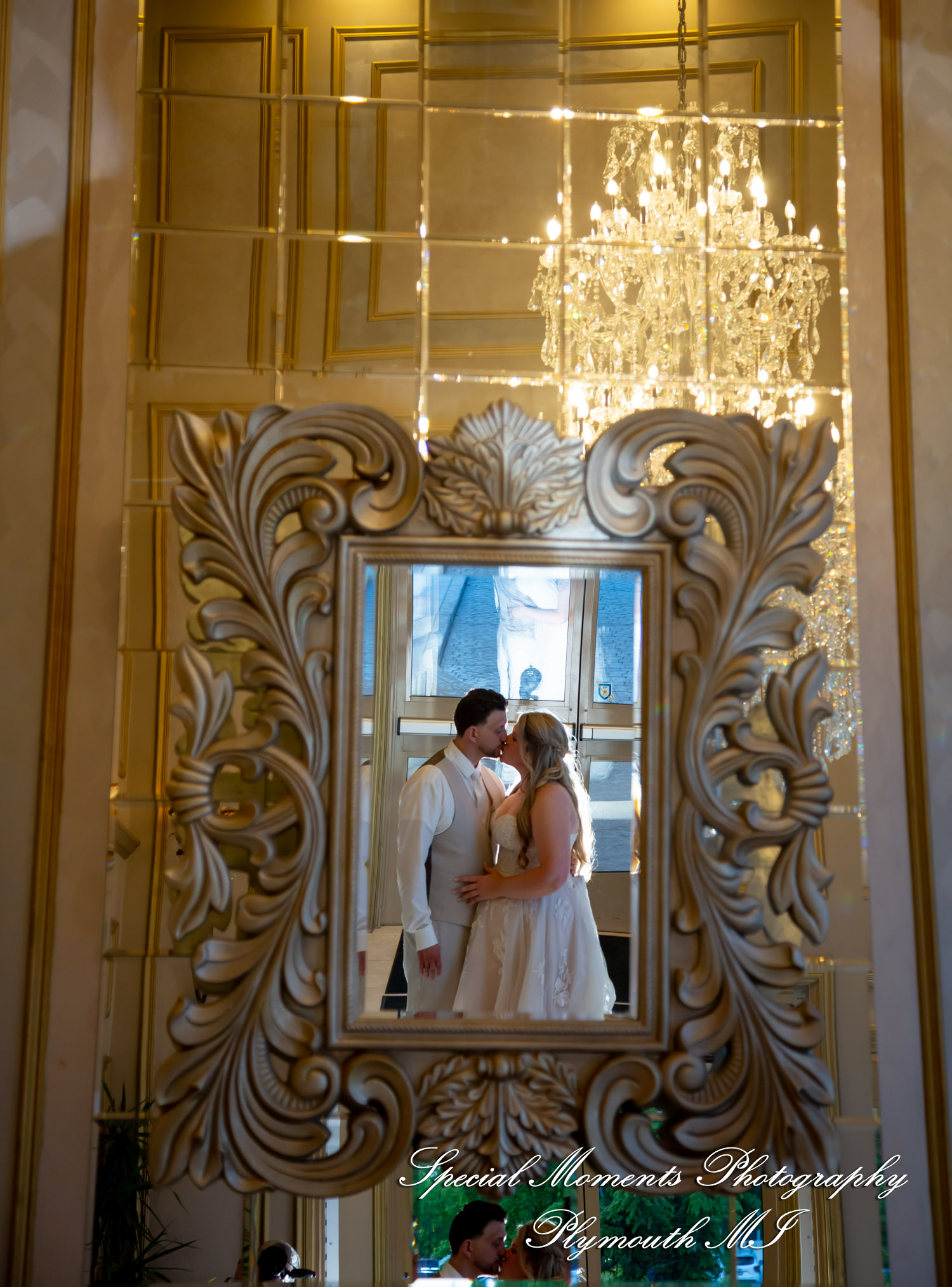 Kristine & Robert at The Bentley Banquet Conference Center Wyandotte MI wedding photography