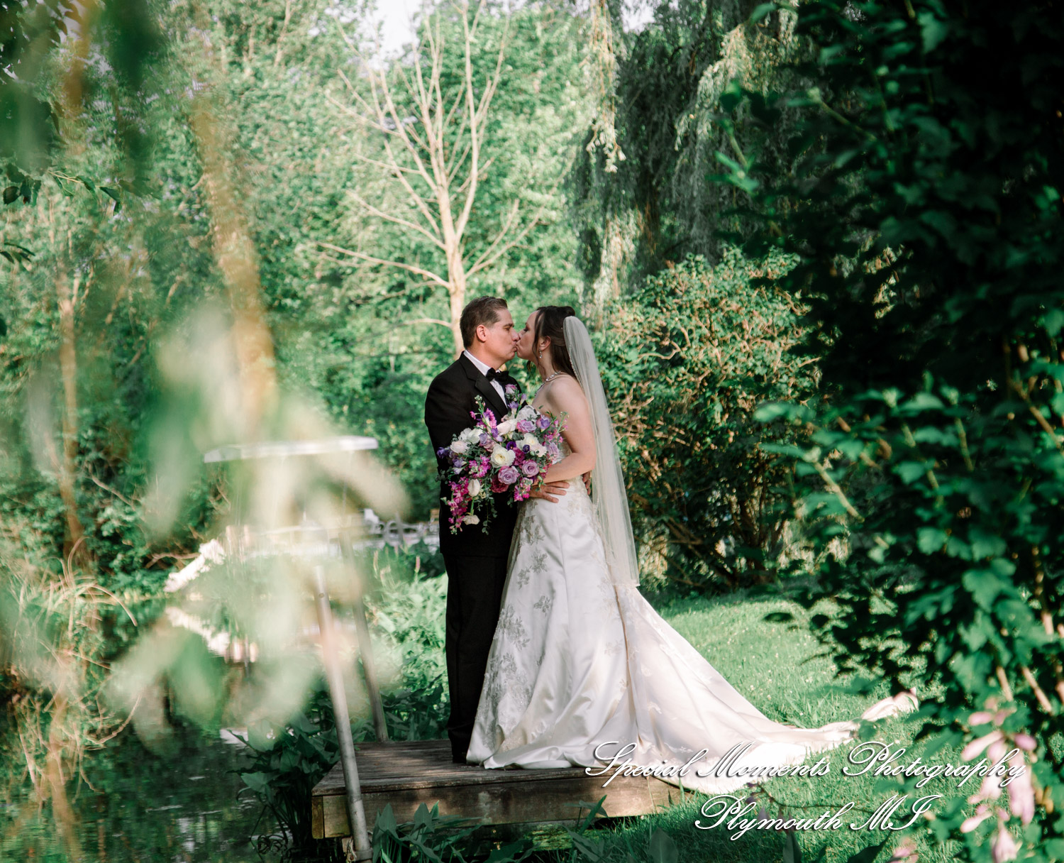 Tonya & Kevin at Crystal Gardens Event Center Howell MI wedding photography