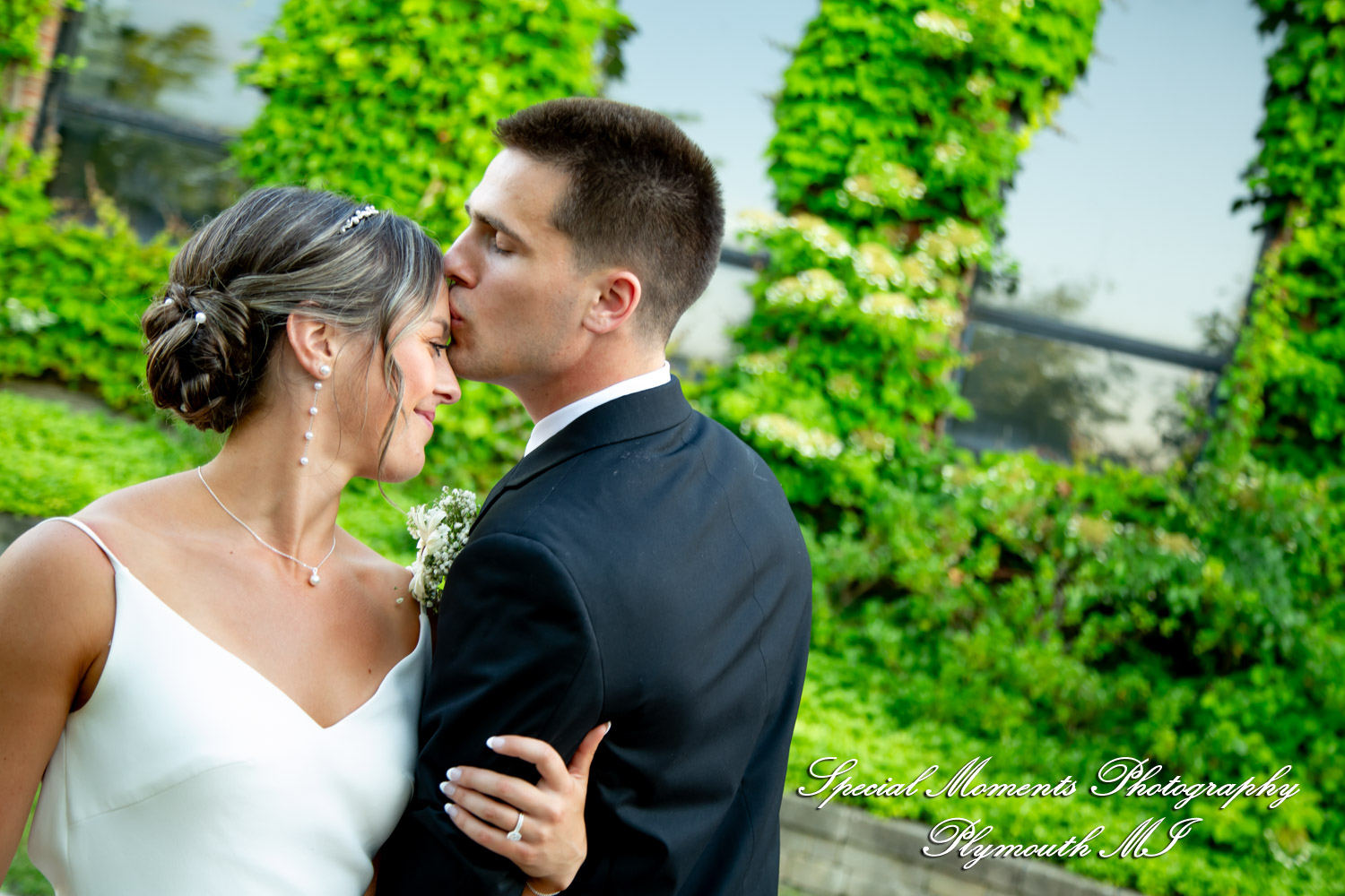 Ryli & Bennett at The Collins at the Clocktower Chelsea MI wedding photography