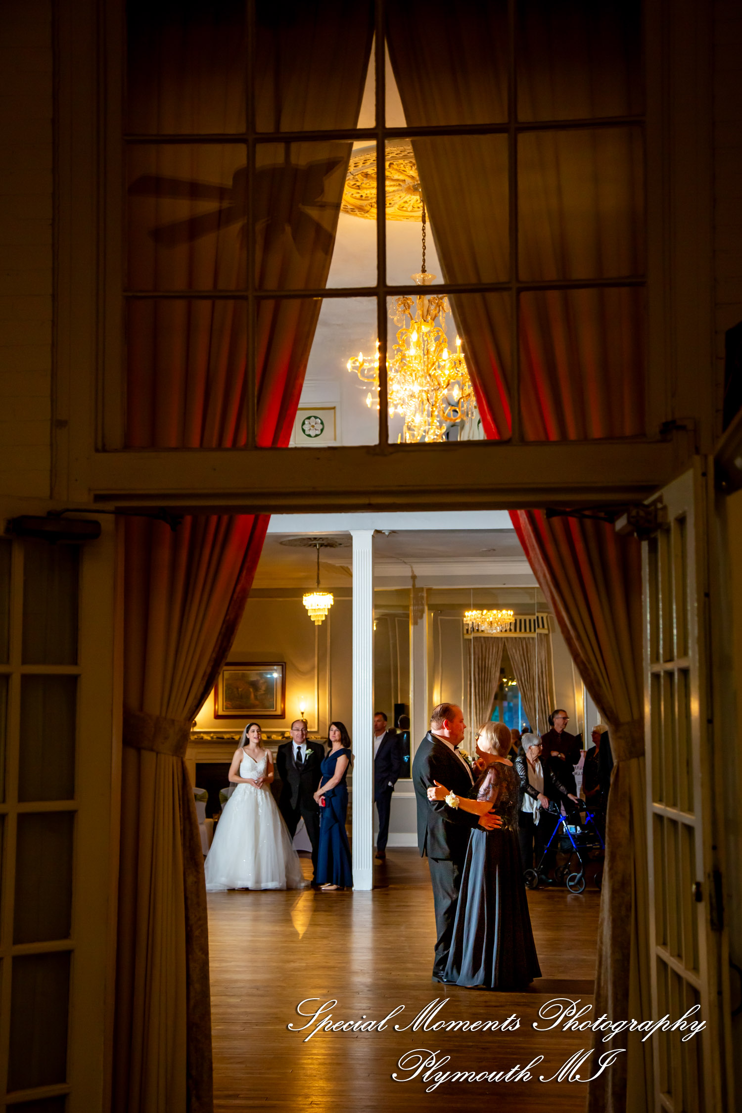 Grace & Edwin at Meeting House Grand Ballroom MI wedding photography