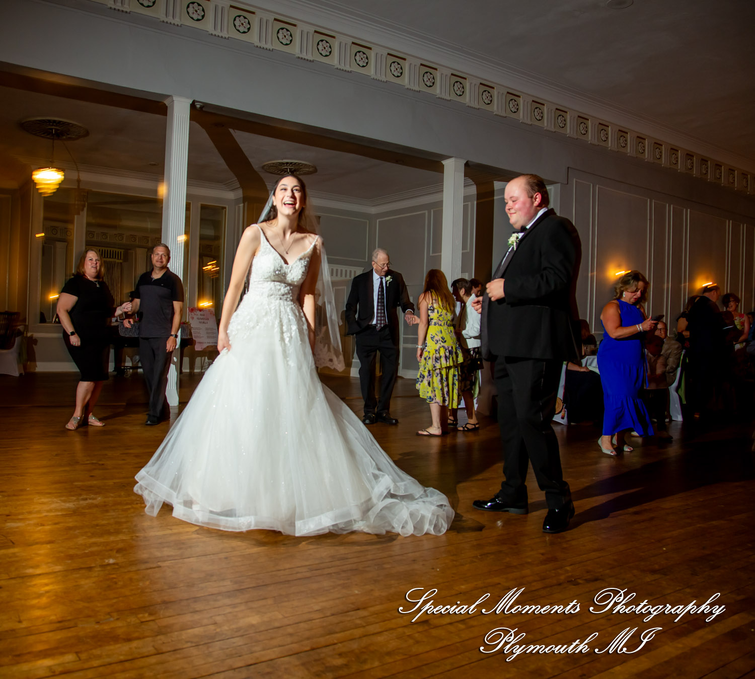 Grace & Edwin at Meeting House Grand Ballroom MI wedding photography