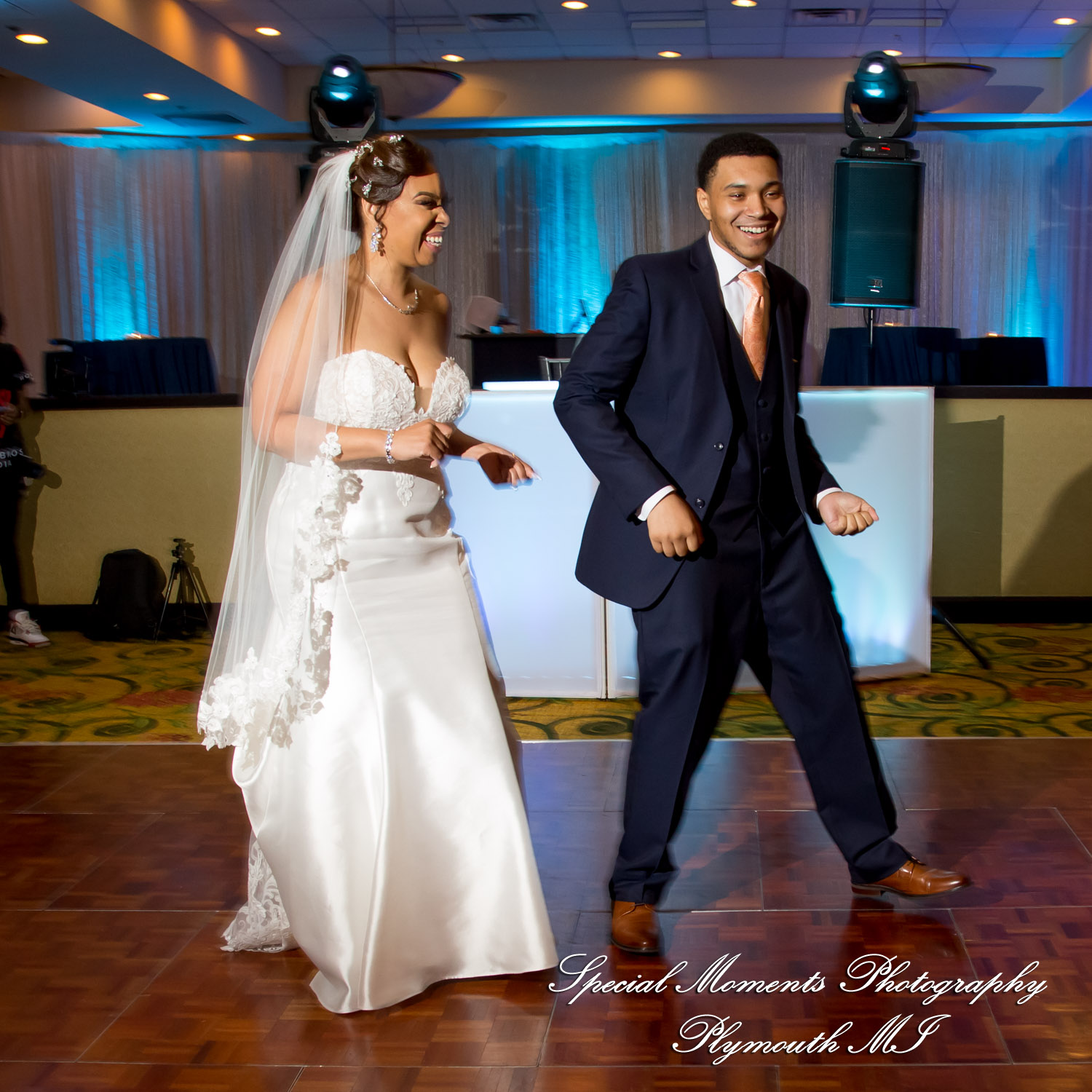 Tameka & James at Detroit Marriott Troy MI wedding photography