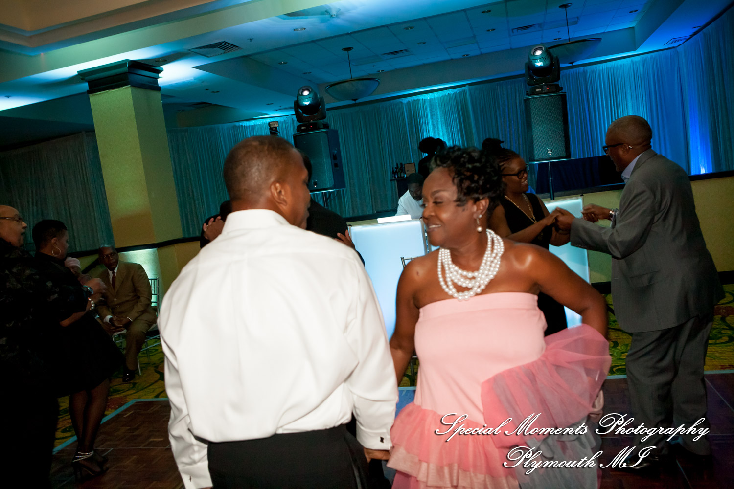Tameka & James at Detroit Marriott Troy MI wedding photography