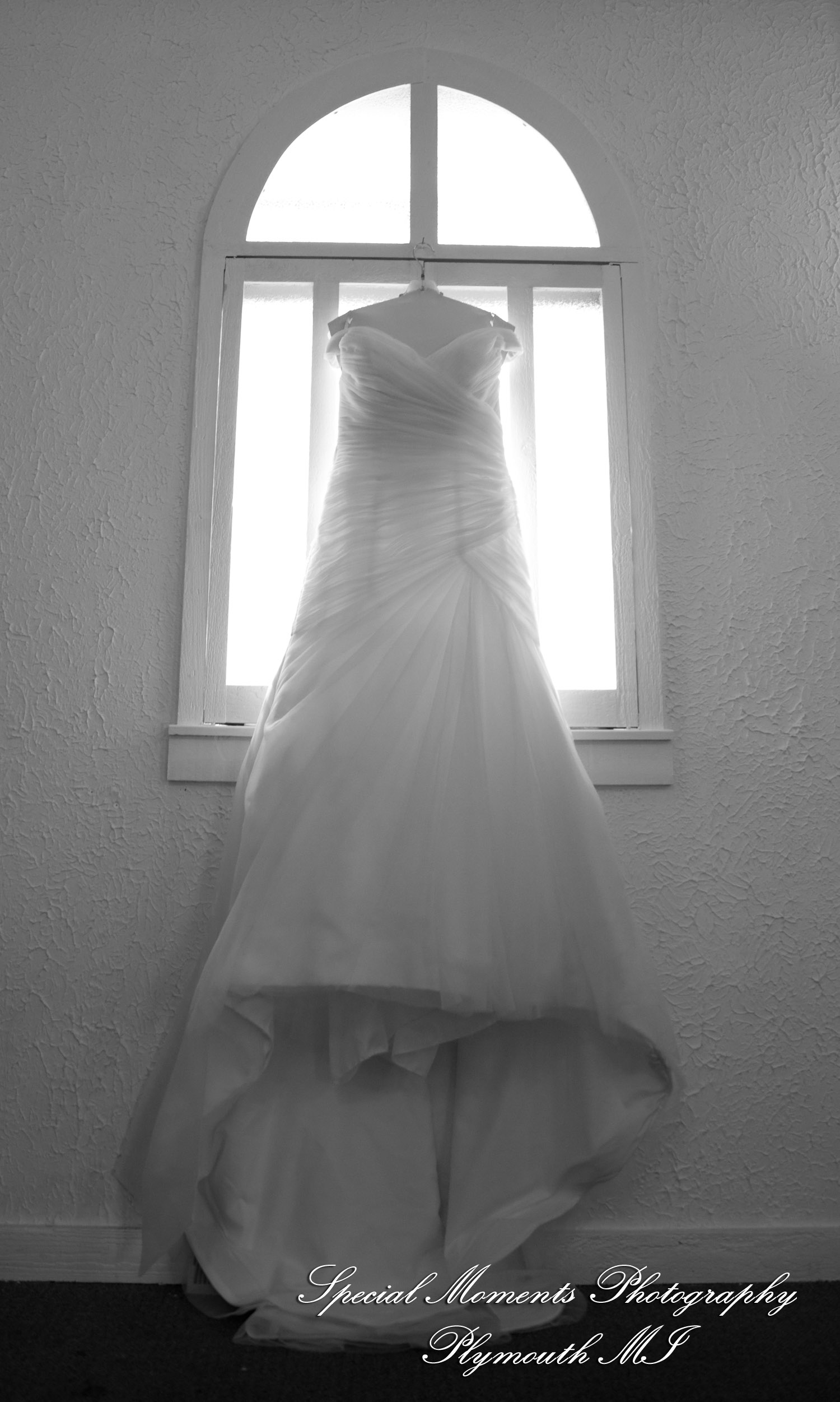 Jenna & Alex at Woodside Bible Church Plymouth MI wedding photography