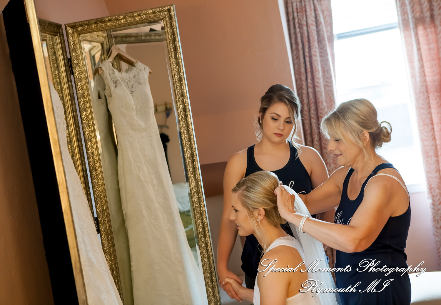 Meghan & Andrew at Glen Oaks Event Center Farmington Hills MI wedding photography
