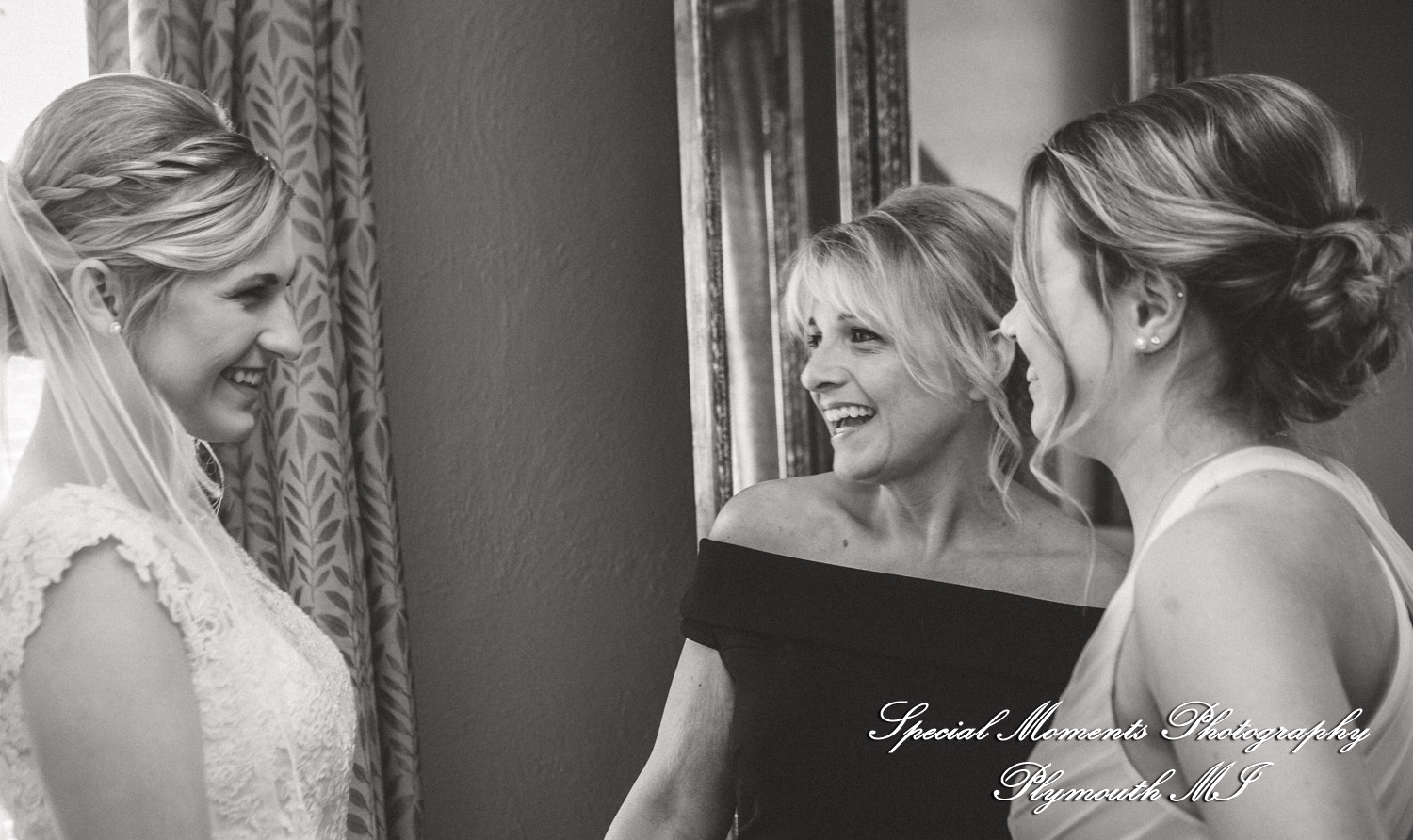 Meghan & Andrew at Glen Oaks Event Center Farmington Hills MI wedding photography