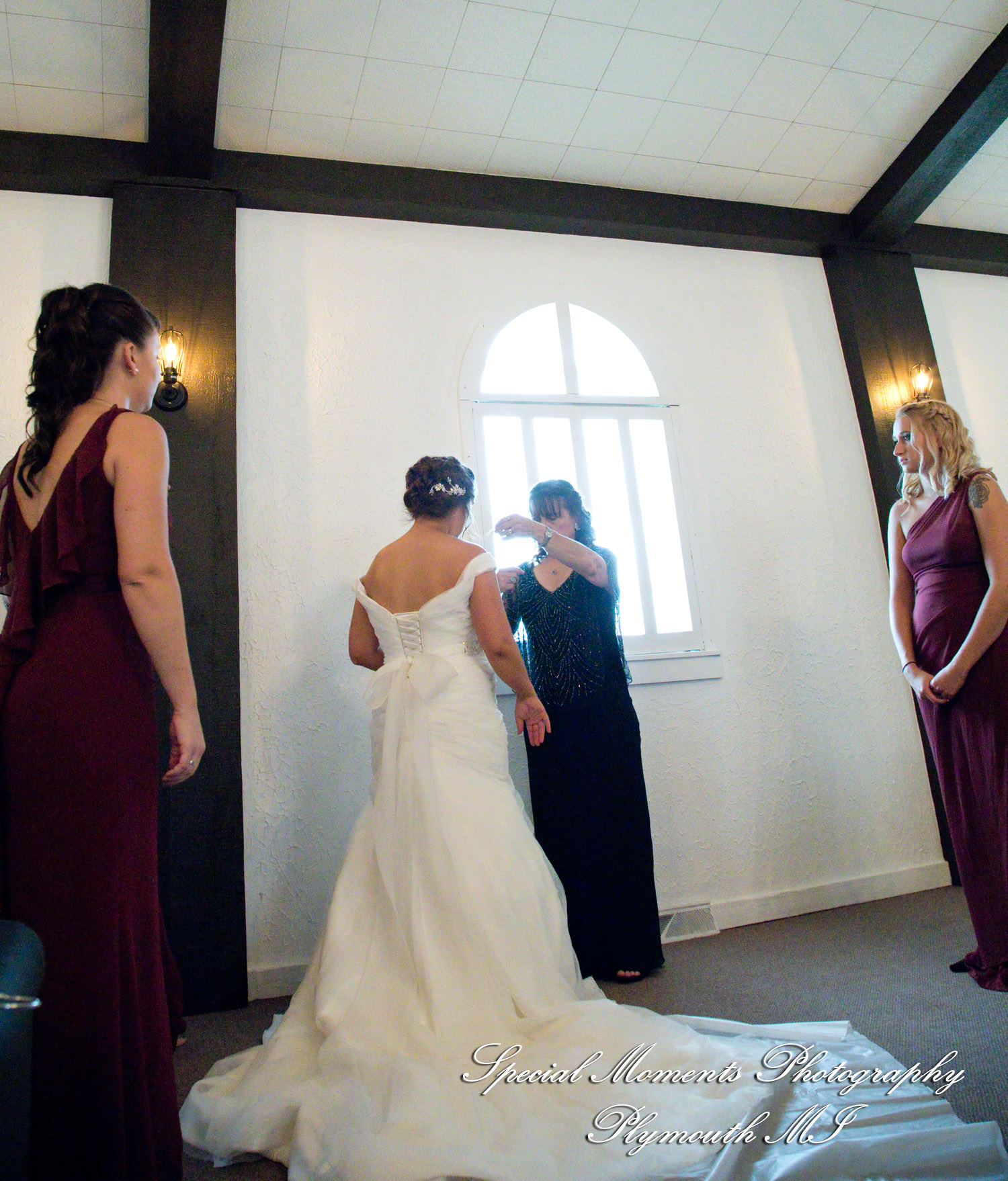 Jenna & Alex at Woodside Bible Church Plymouth MI wedding photography