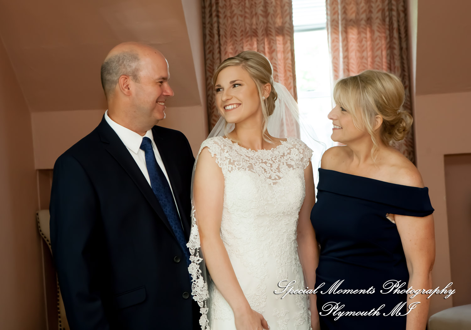 Meghan & Andrew at Glen Oaks Event Center Farmington Hills MI wedding photography
