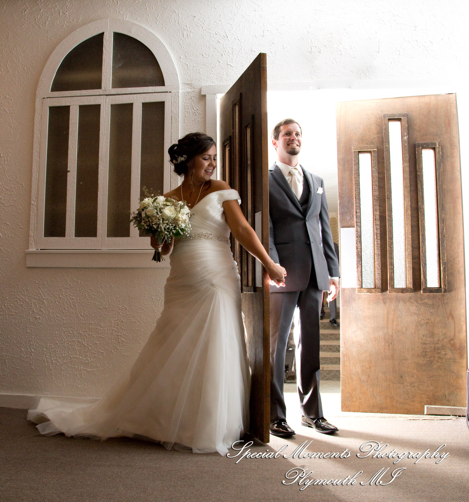 Jenna & Alex at Woodside Bible Church Plymouth MI wedding photography
