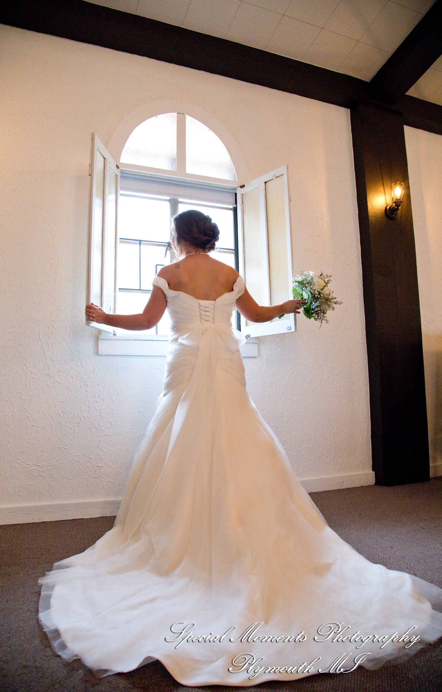 Jenna & Alex at Woodside Bible Church Plymouth MI wedding photography