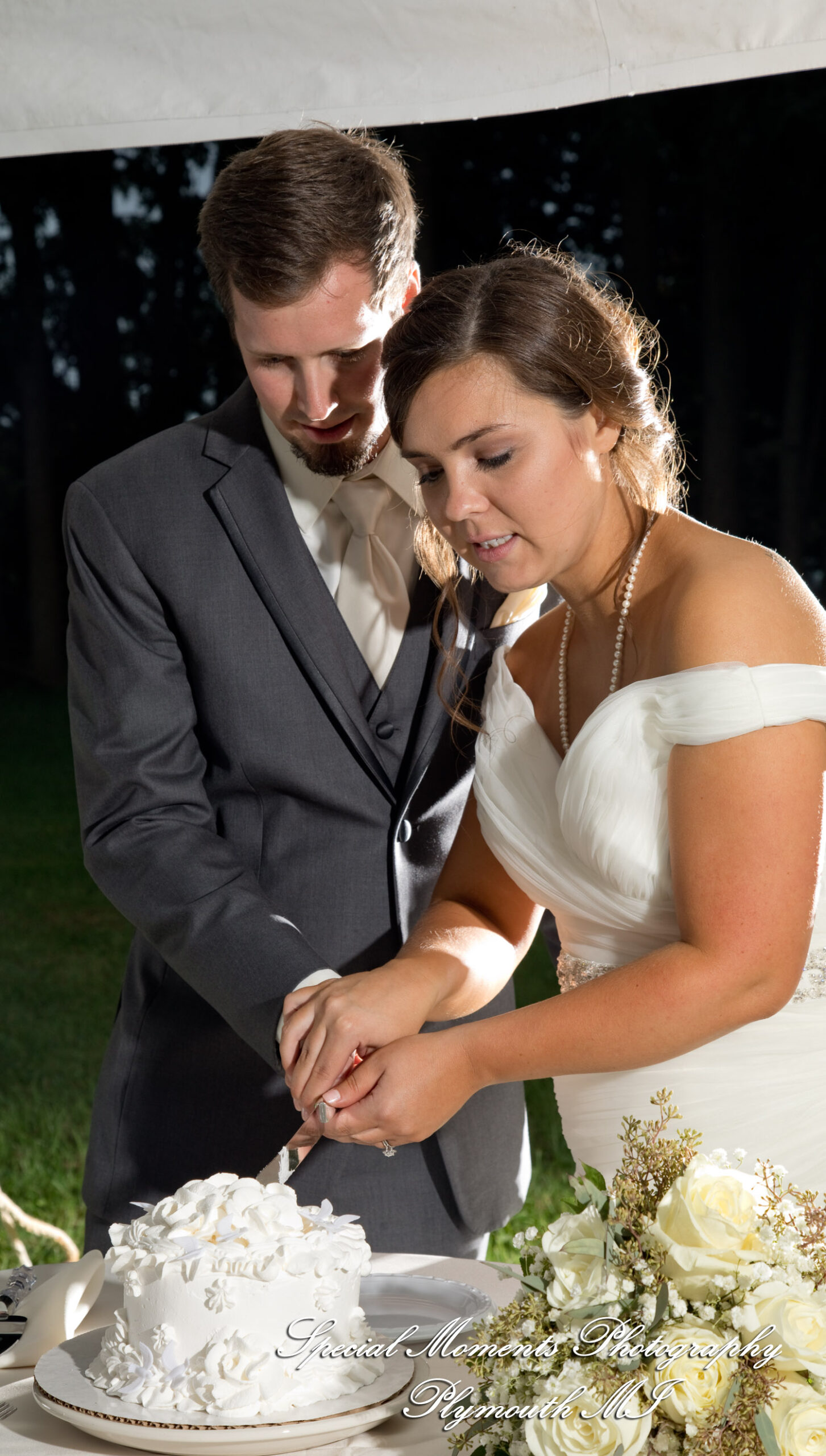 Jenna & Alex at Woodside Bible Church Plymouth MI wedding photography