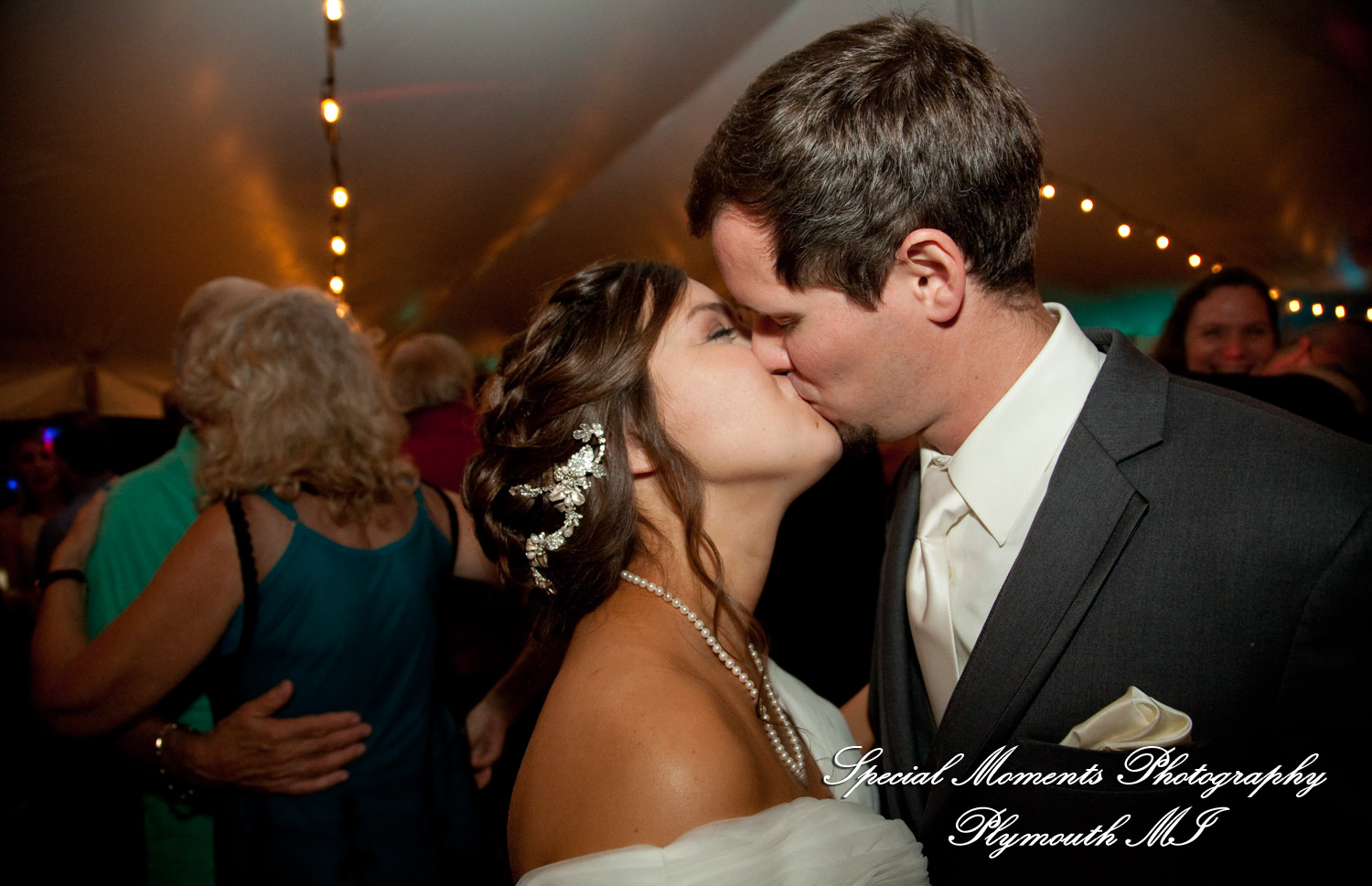 Jenna & Alex at Woodside Bible Church Plymouth MI wedding photography