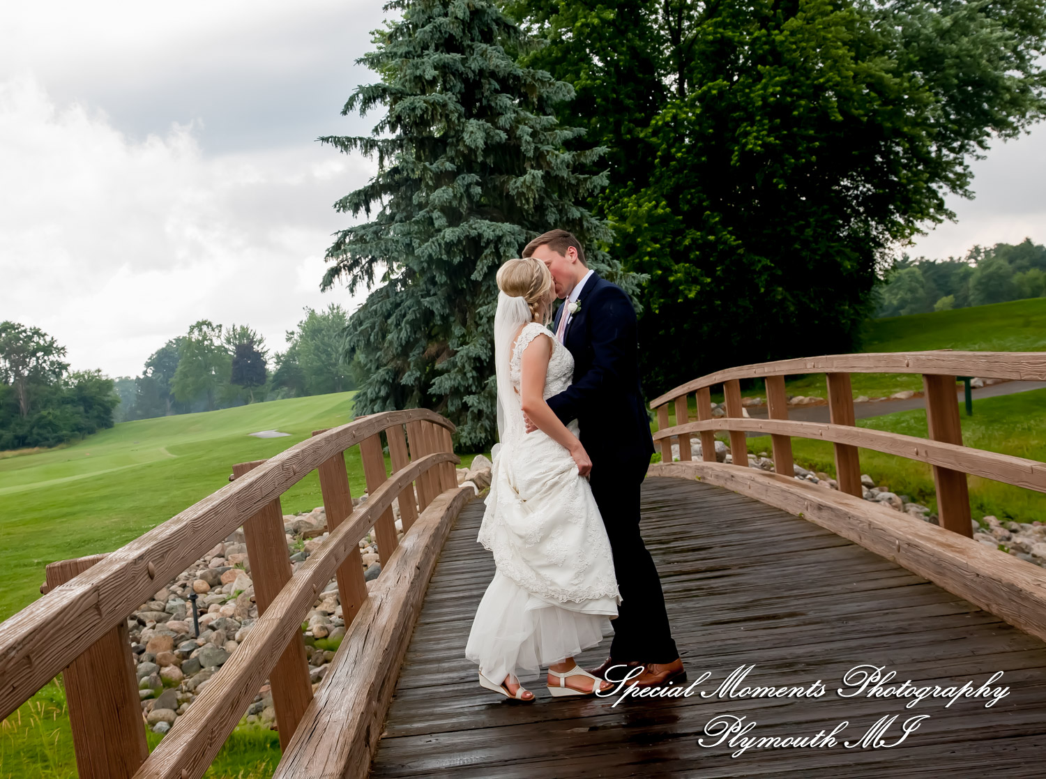 Meghan & Andrew at Glen Oaks Event Center Farmington Hills MI wedding photography