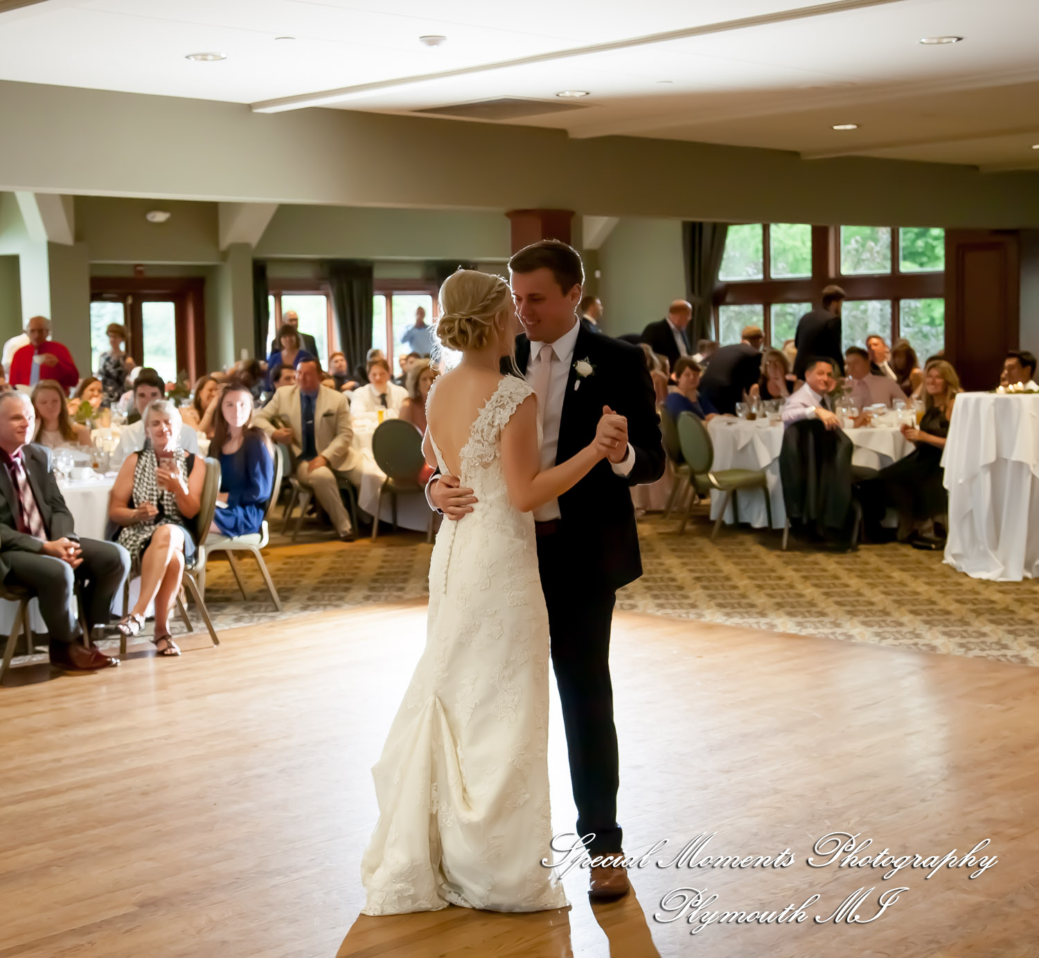 Meghan & Andrew at Glen Oaks Event Center Farmington Hills MI wedding photography